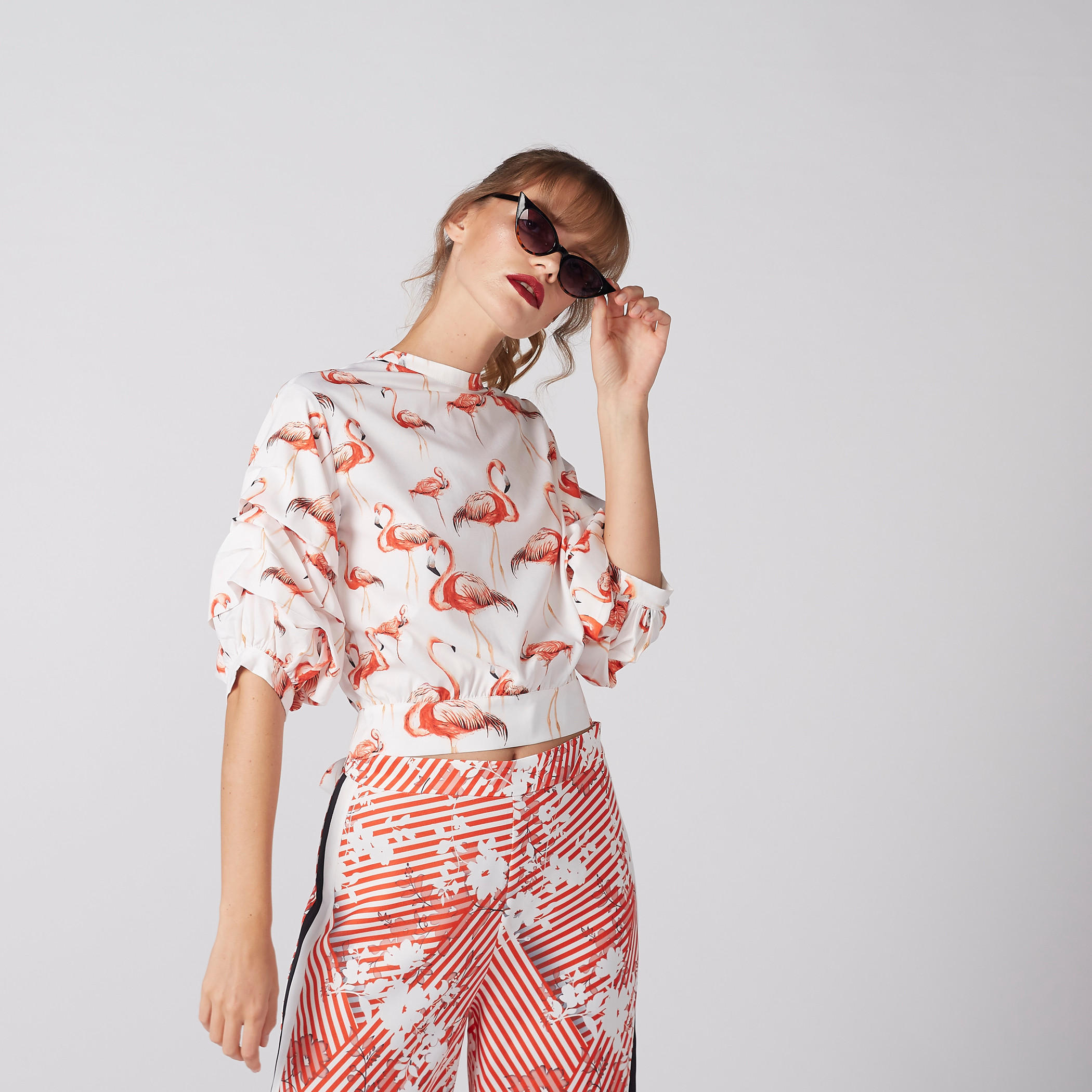 بلوزة بطبعات فلامنجو وسحّاب إغلاق وأربطة-women-clothing-shirtsandblouses-blouses-image-1