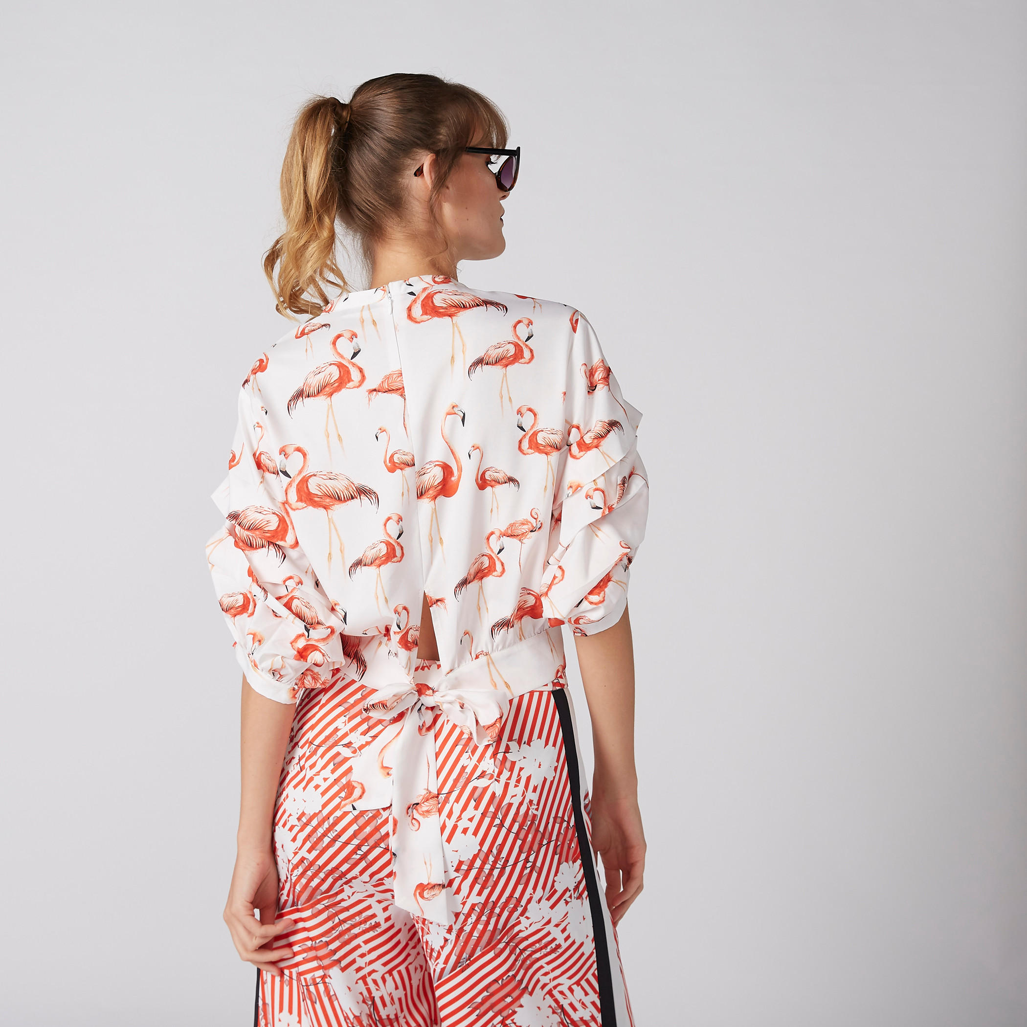 بلوزة بطبعات فلامنجو وسحّاب إغلاق وأربطة-women-clothing-shirtsandblouses-blouses-image-2