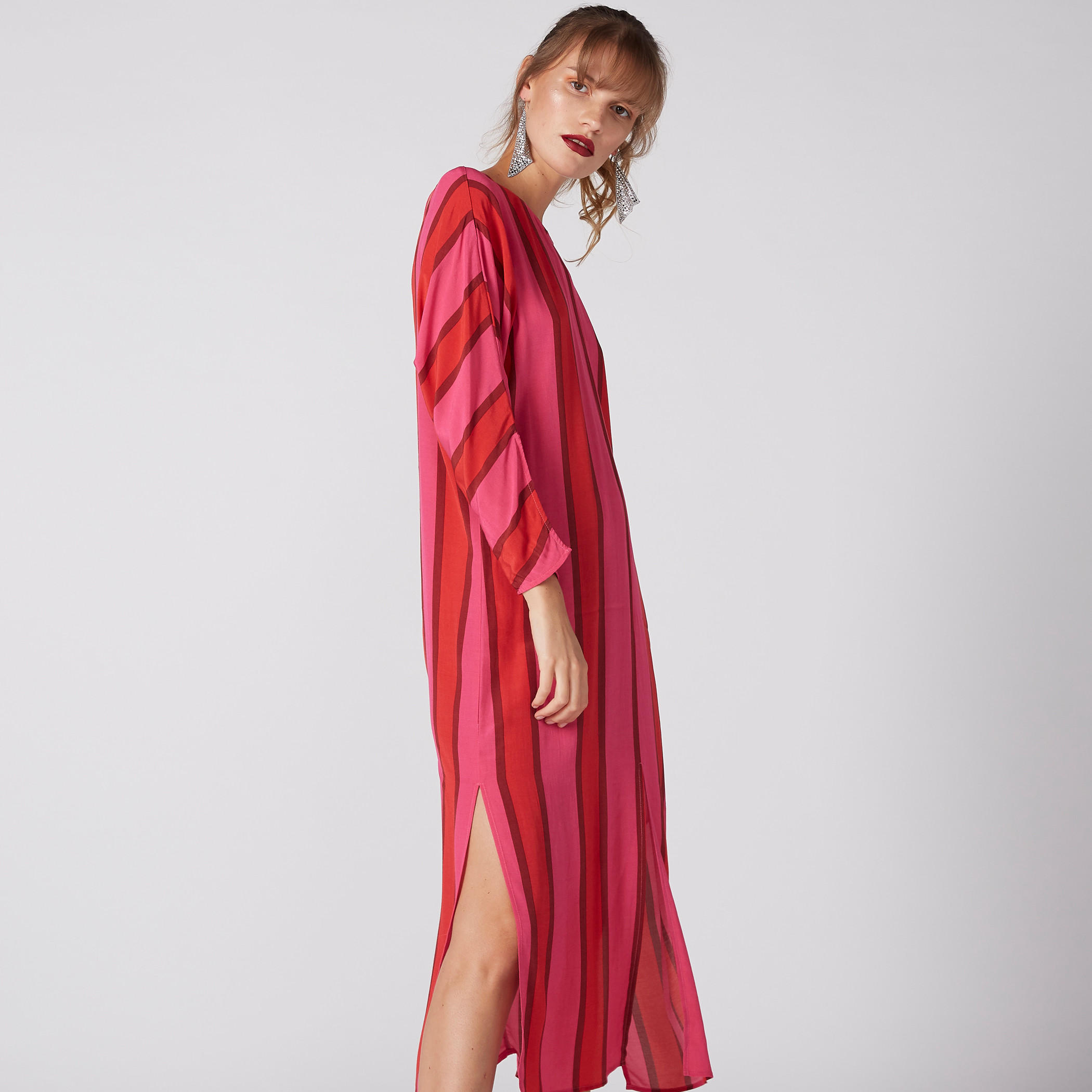 فستان ميدي مقلم بأكمام طويلة وفتحات-women-clothing-dresses-image-1