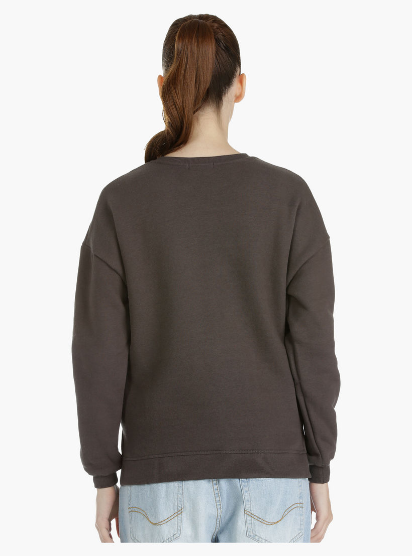 Long Sleeves Sweatshirt with Badge Appliques-women-winterwear-hoodiesandsweatshirts-sweatshirts-image-4
