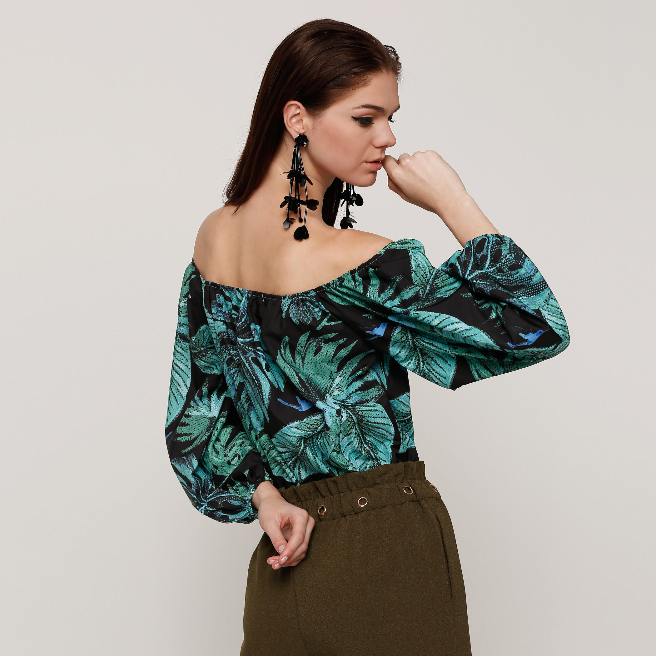 بلوزة مكشوفة الأكتاف مع أكمام طويلة وطبعات-women-clothing-shirtsandblouses-blouses-image-4