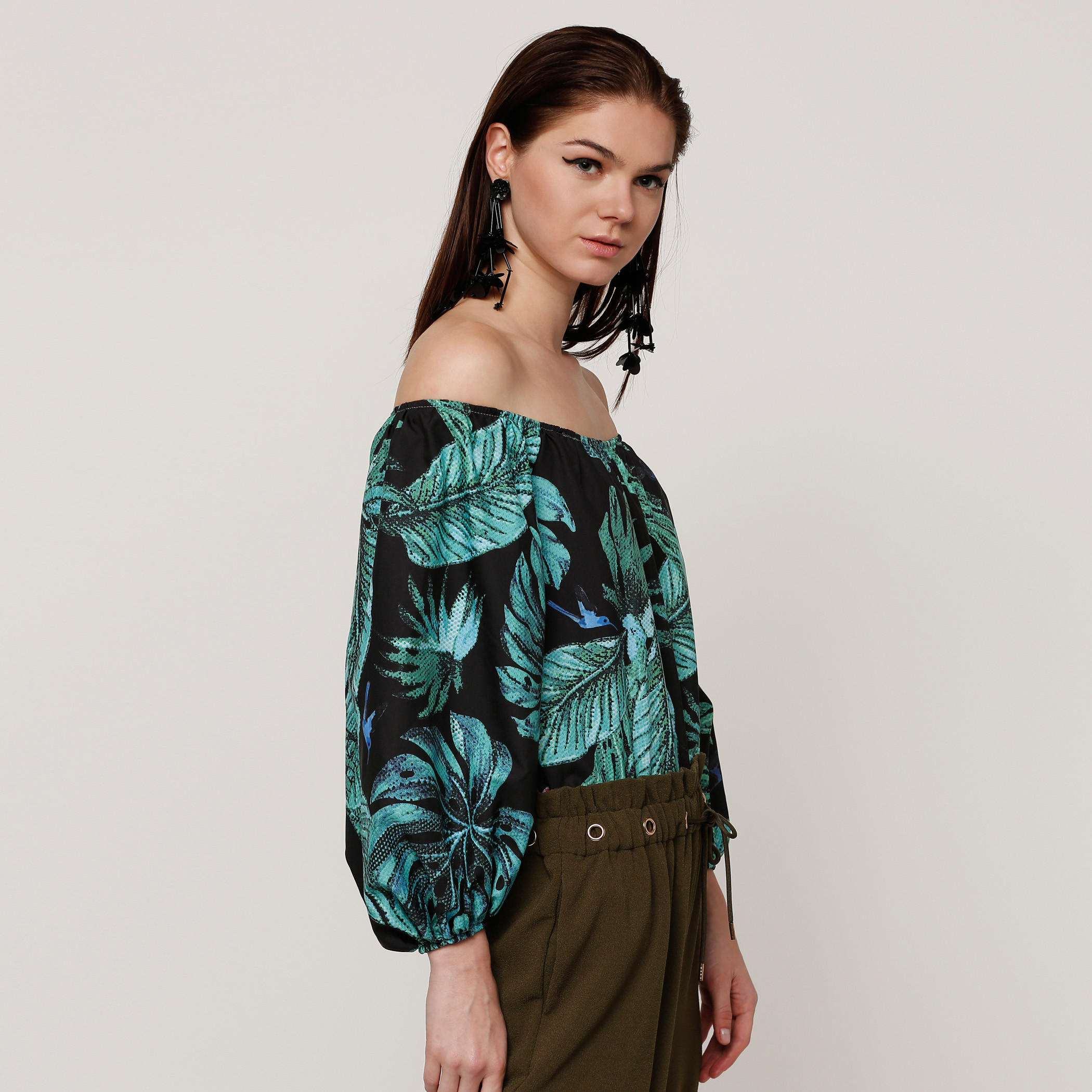 بلوزة مكشوفة الأكتاف مع أكمام طويلة وطبعات-women-clothing-shirtsandblouses-blouses-image-3