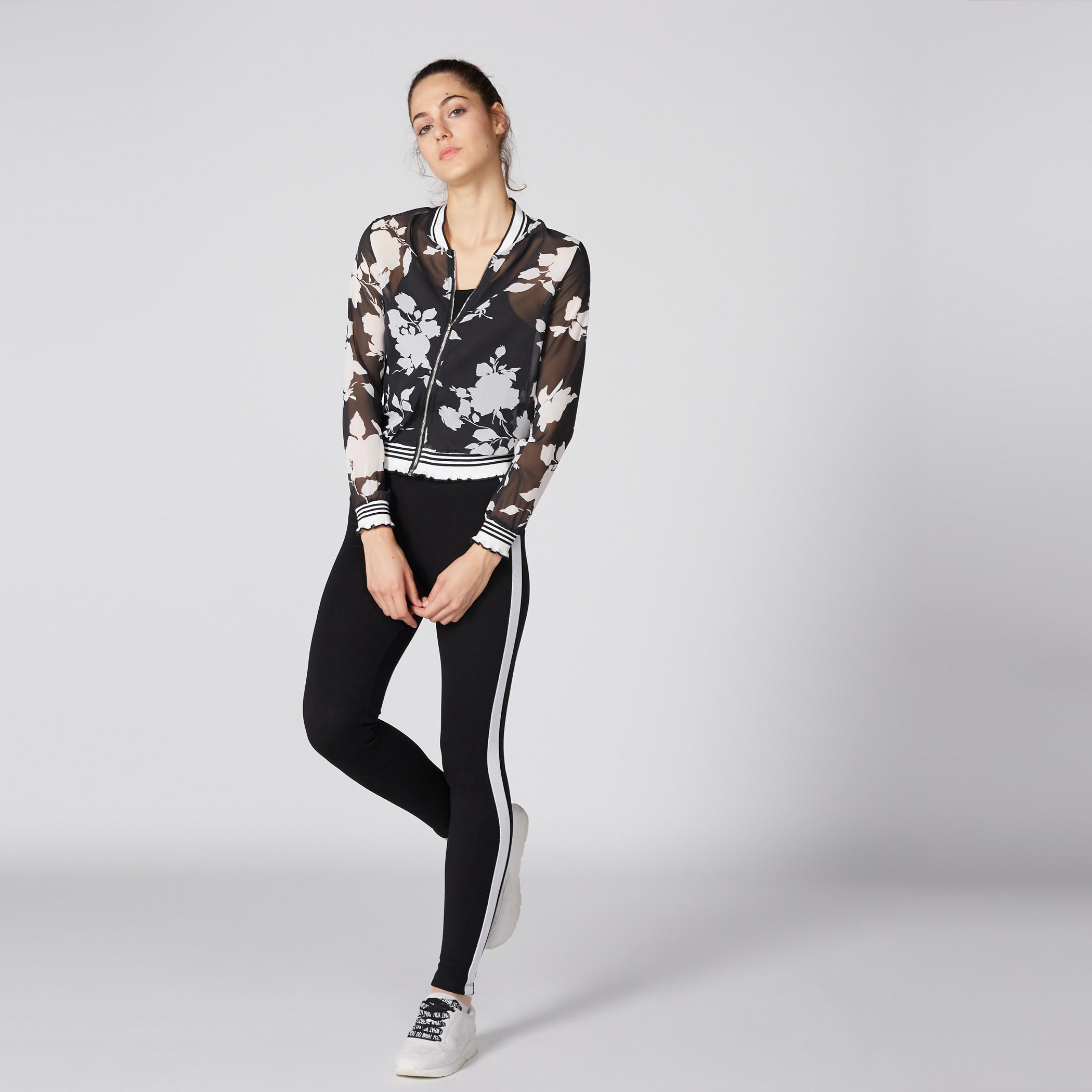 جاكيت بطبعات وأكمام طويلة وسحّاب إغلاق-women-winterwear-coatsandjackets-jackets-image-4