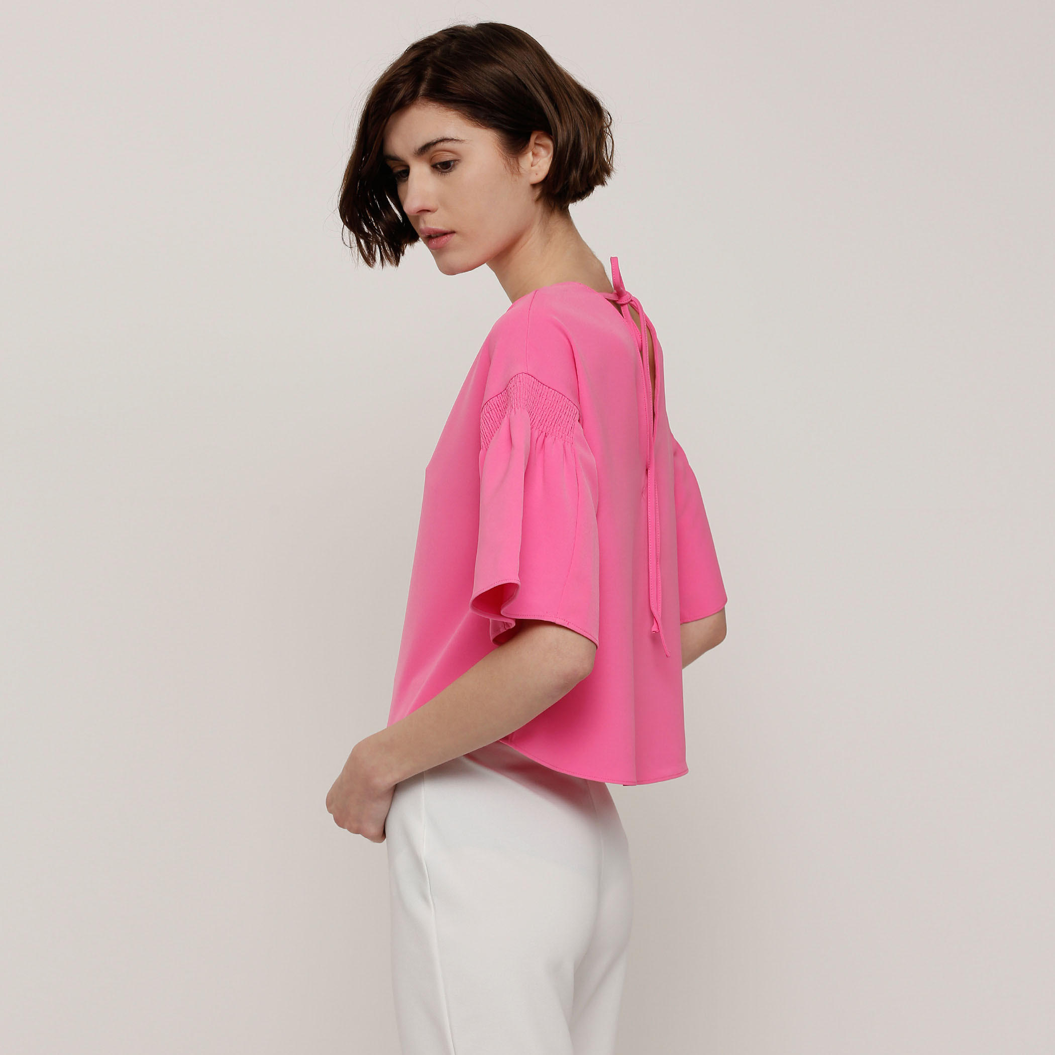 بلوزة بياقة مستديرة وأكمام واسعة ورباط-women-clothing-shirtsandblouses-blouses-image-3