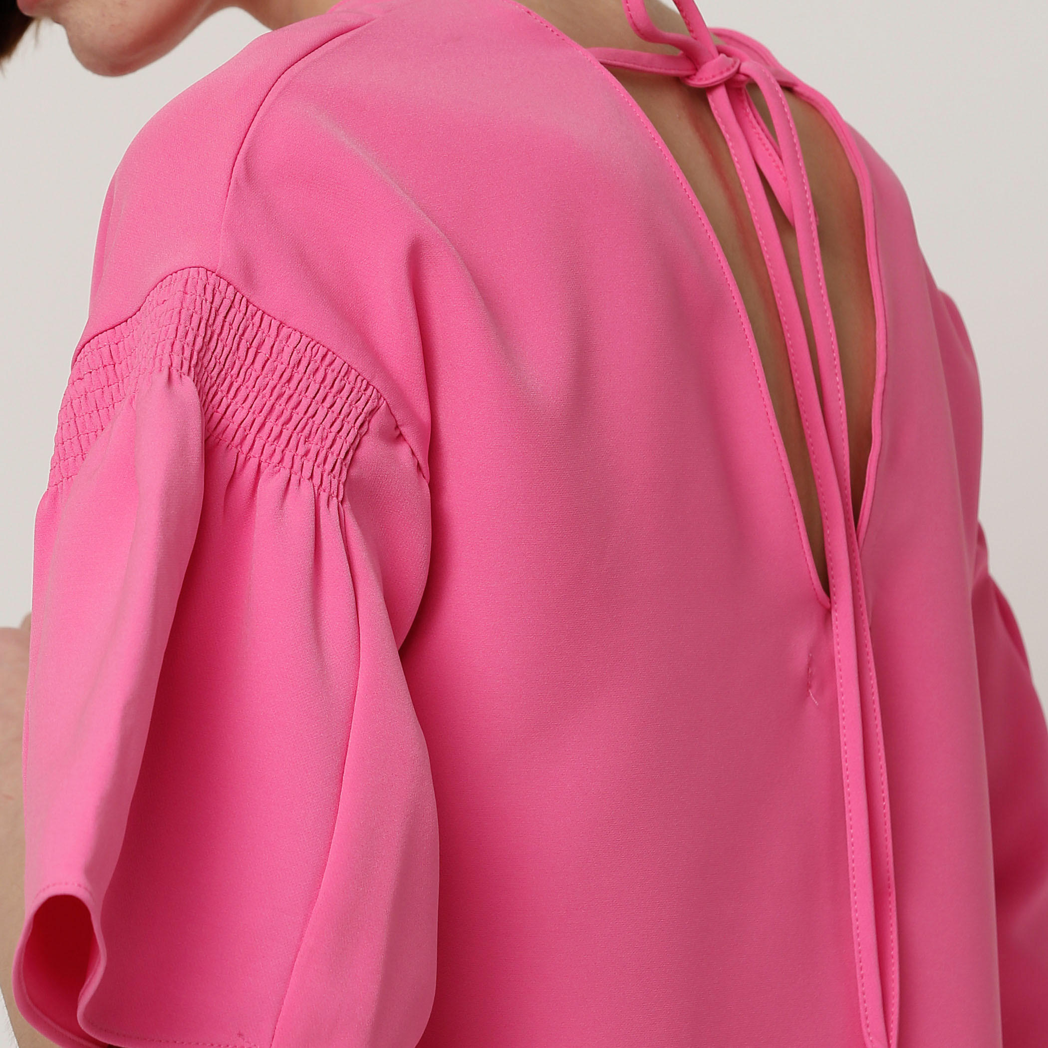 بلوزة بياقة مستديرة وأكمام واسعة ورباط-women-clothing-shirtsandblouses-blouses-image-4
