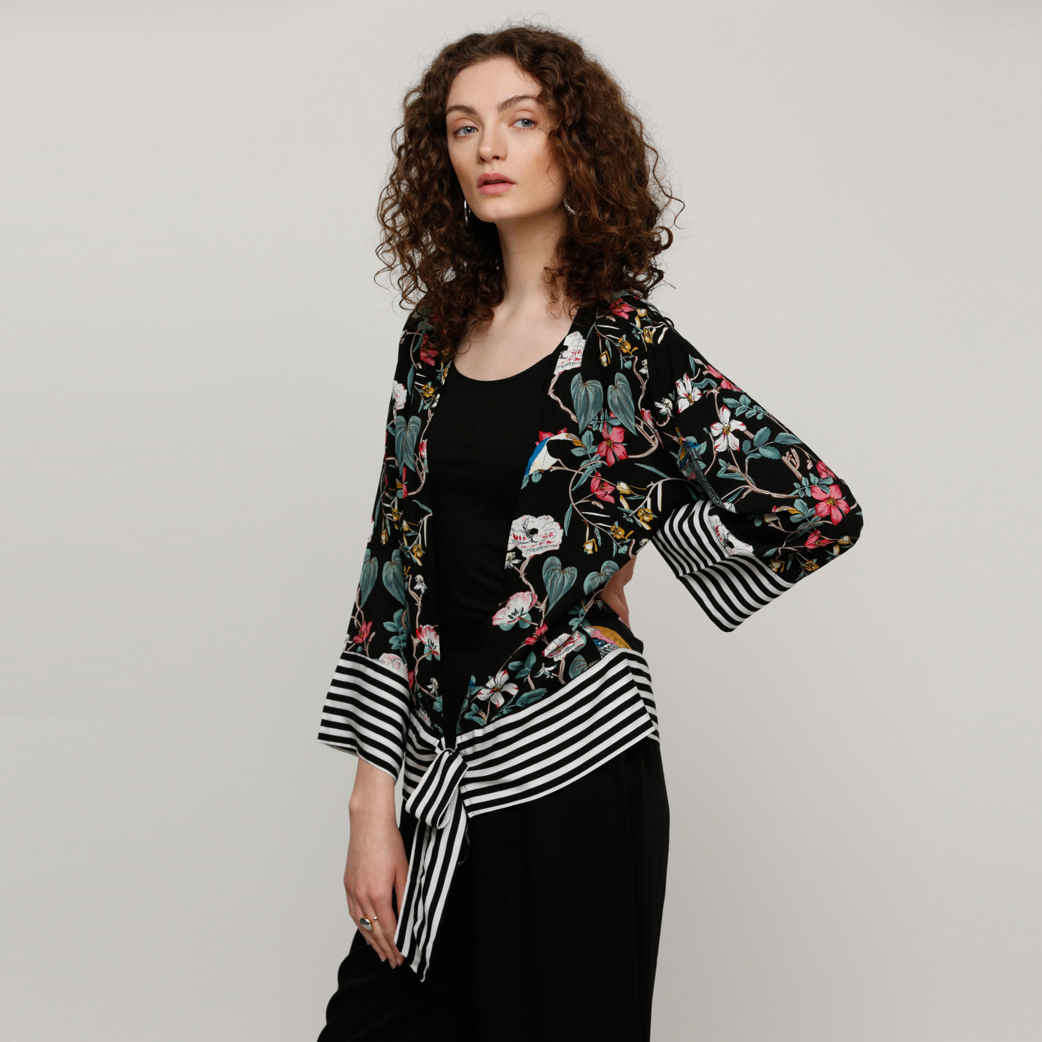 سترة بأكمام طويلة ورباط مزيّنة طبعات-women-clothing-shirtsandblouses-blouses-image-1