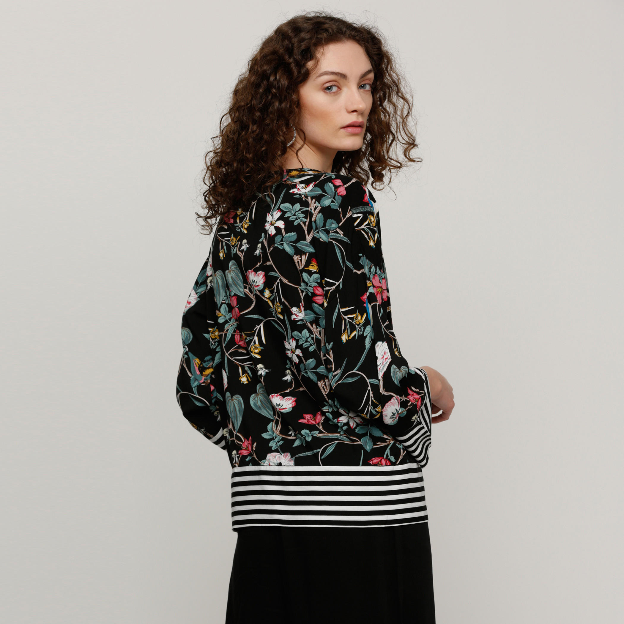 سترة بأكمام طويلة ورباط مزيّنة طبعات-women-clothing-shirtsandblouses-blouses-image-2