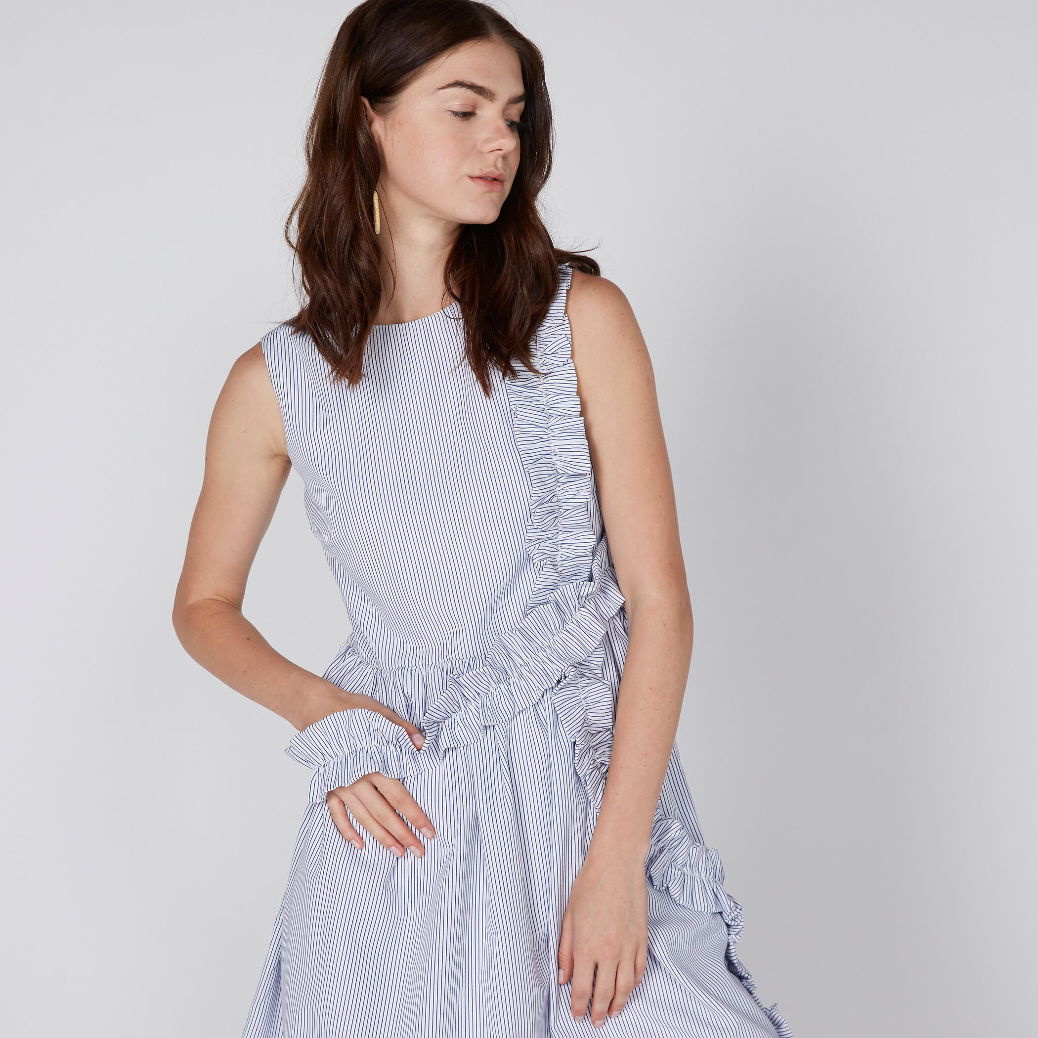 فستان مقلّم دون أكمام بتفاصيل كشكش-women-clothing-dresses-image-1