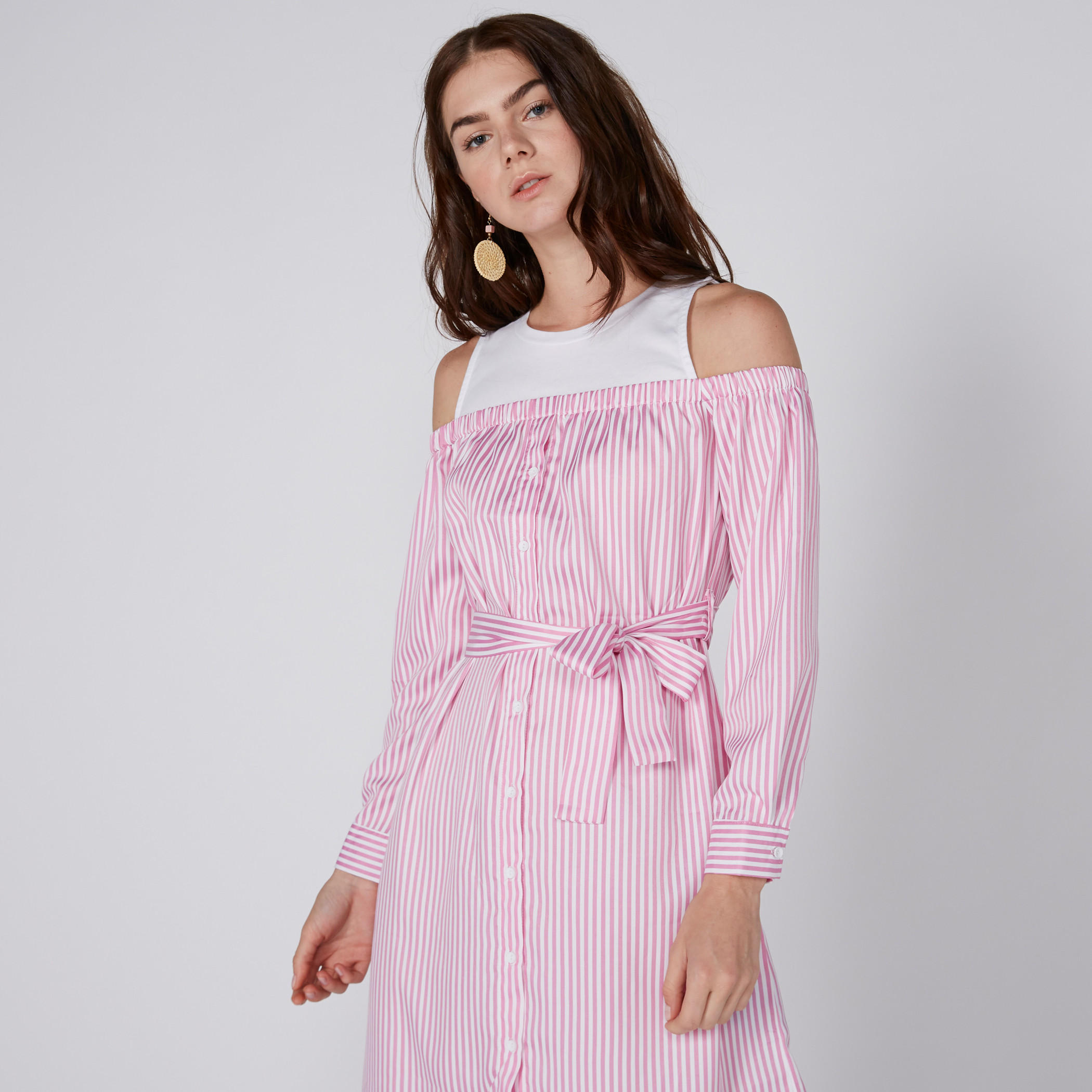 فستان مقلّم مكشوف الأكتاف بأكمام طويلة-women-clothing-dresses-image-1