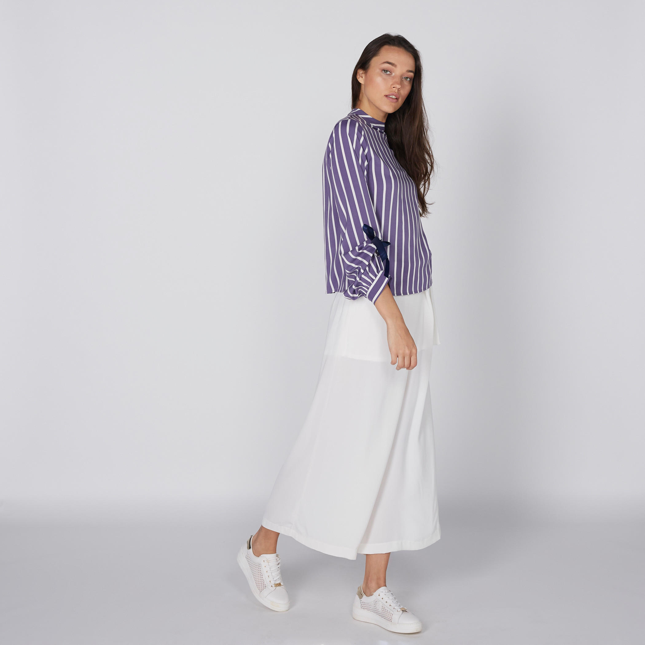 بلوزة مقلّمة بأكمام طويلة ورباط-women-clothing-shirtsandblouses-blouses-image-3
