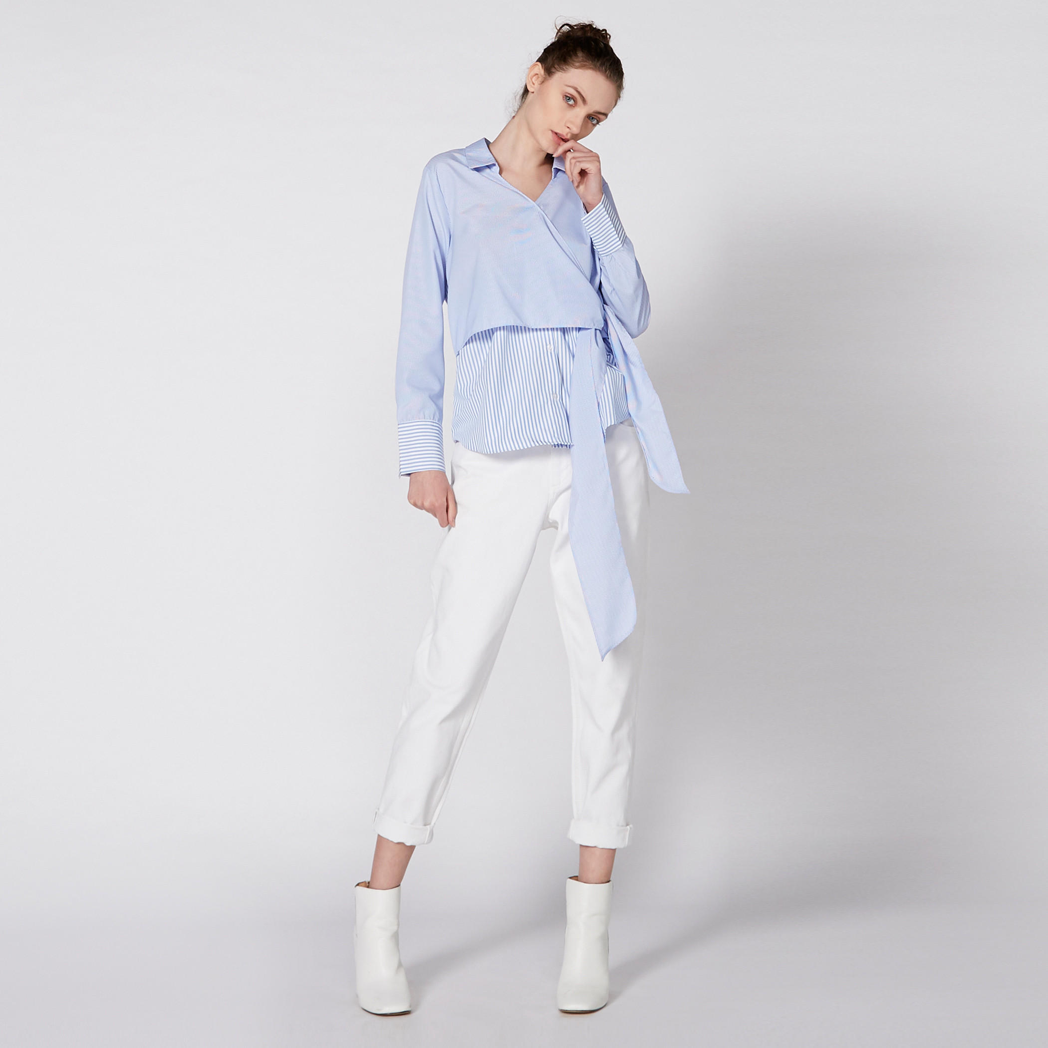 بلوزة مقلّمة بأكمام طويلة ورباط-women-clothing-shirtsandblouses-blouses-image-1