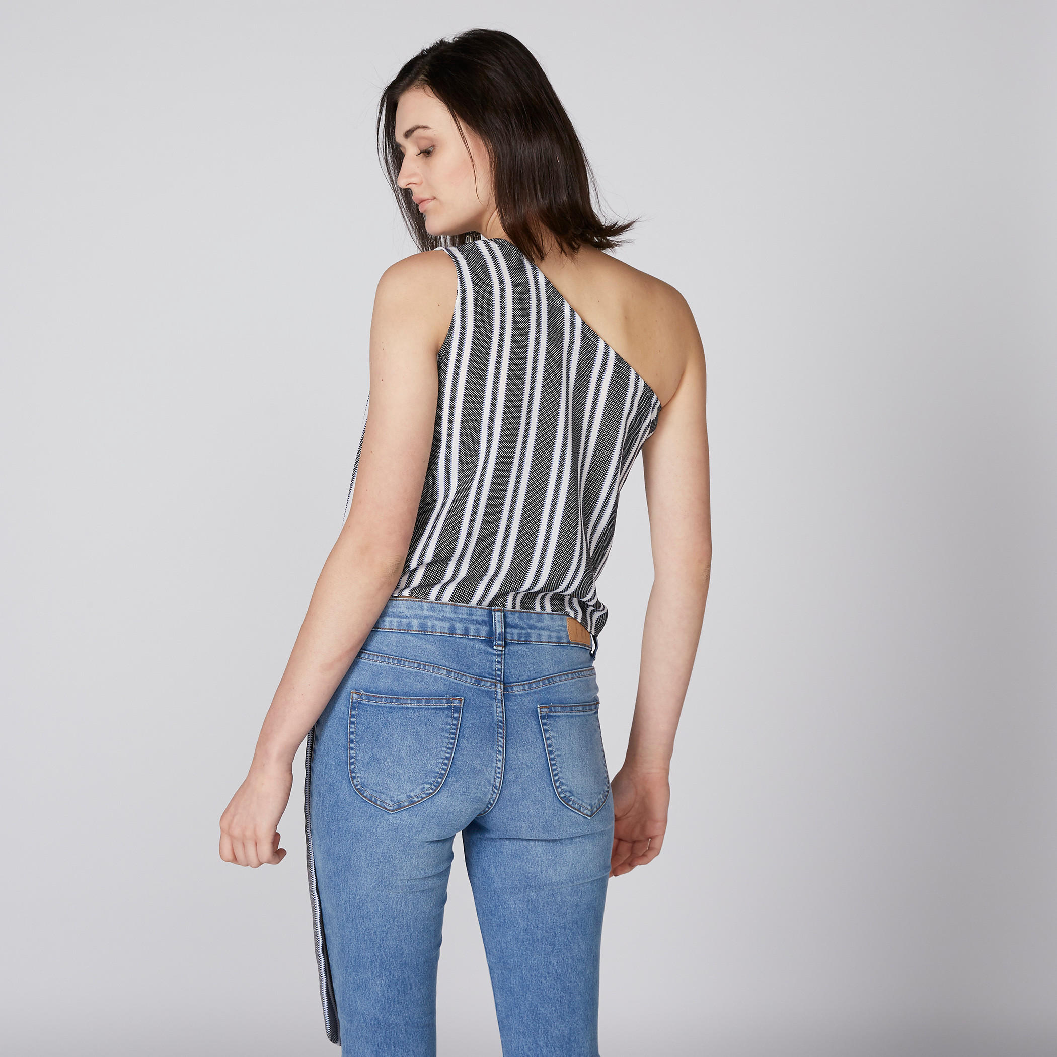 بلوزة مقلّمة بكتف واحد وتفاصيل كشكش-women-clothing-shirtsandblouses-blouses-image-3