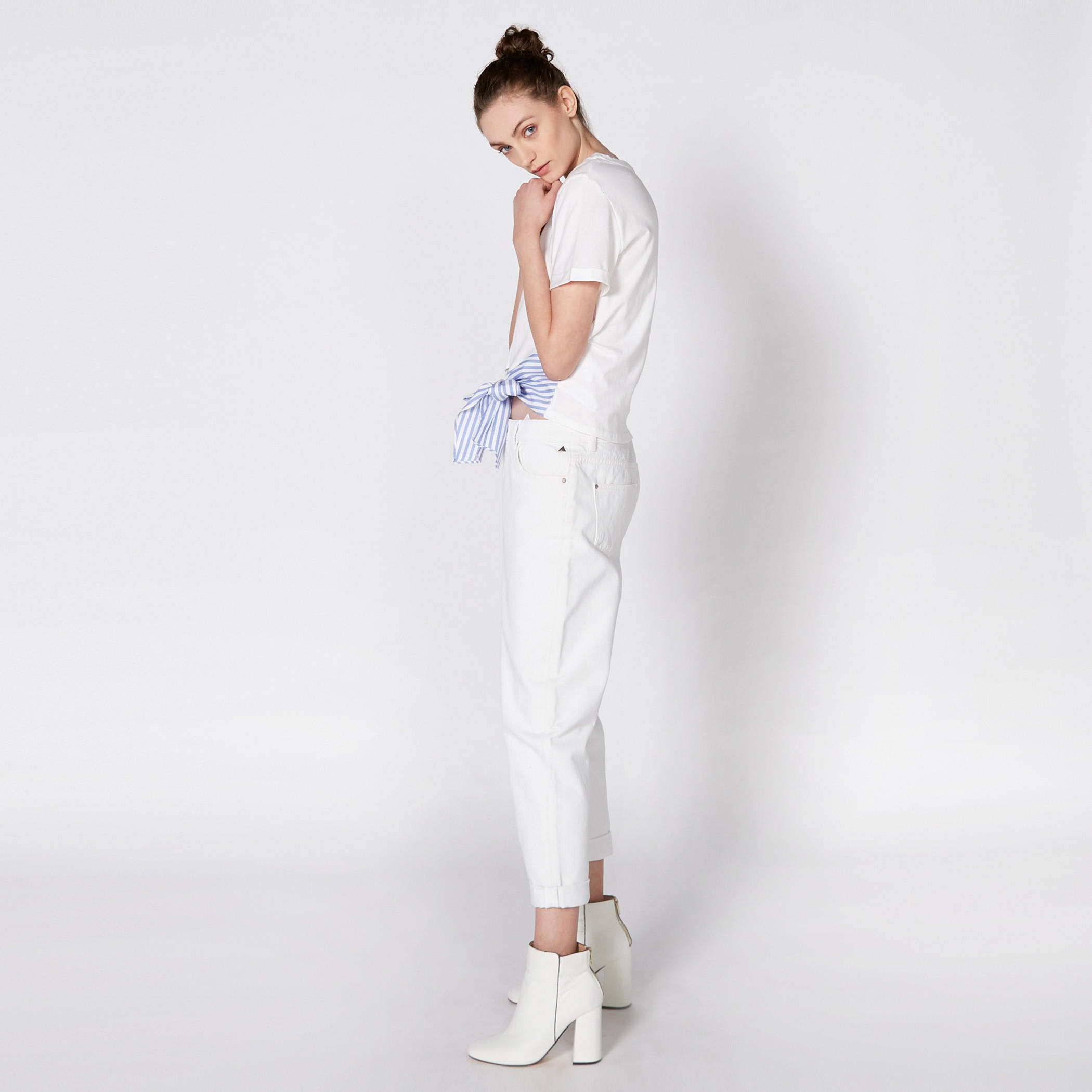 بلوزة مقلّمة بياقة مستديرة وأكمام قصيرة-women-clothing-shirtsandblouses-blouses-image-3