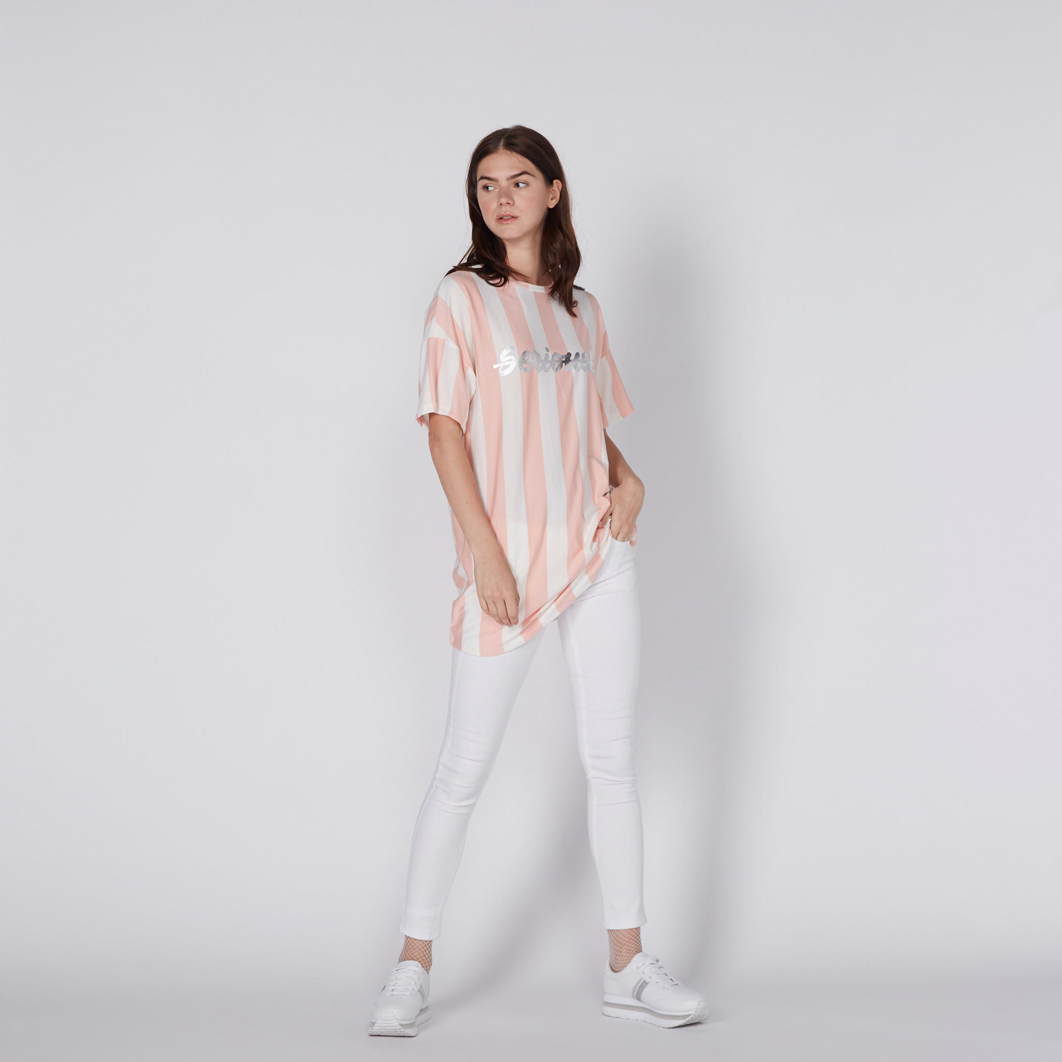 بلوزة مقلّمة بياقة مستديرة وأكمام طويلة-women-clothing-tshirts-image-1