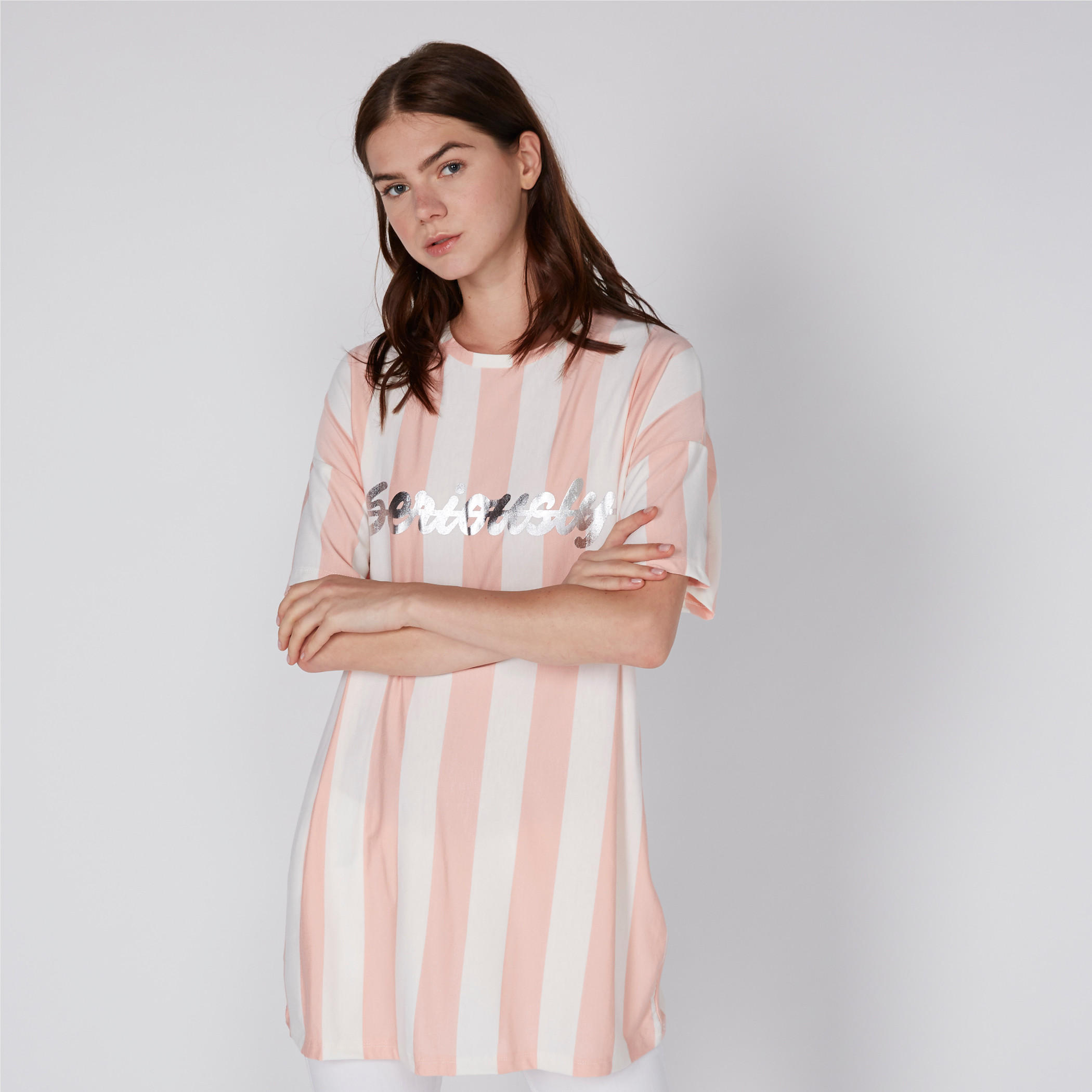بلوزة مقلّمة بياقة مستديرة وأكمام طويلة-women-clothing-tshirts-image-2