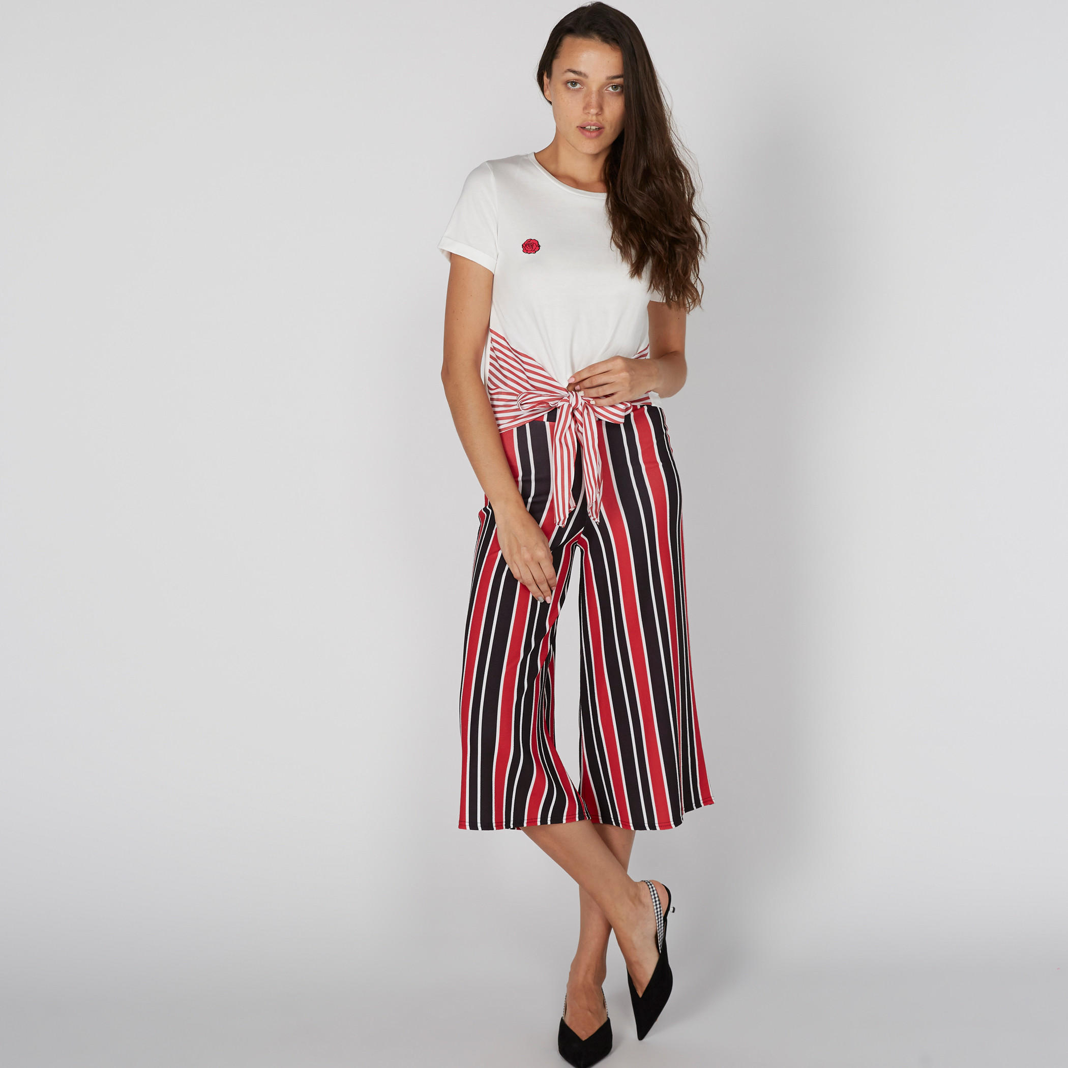 تيشيرت بياقة مستديرة وأكمام قصيرة ورباط-women-clothing-tshirts-image-1