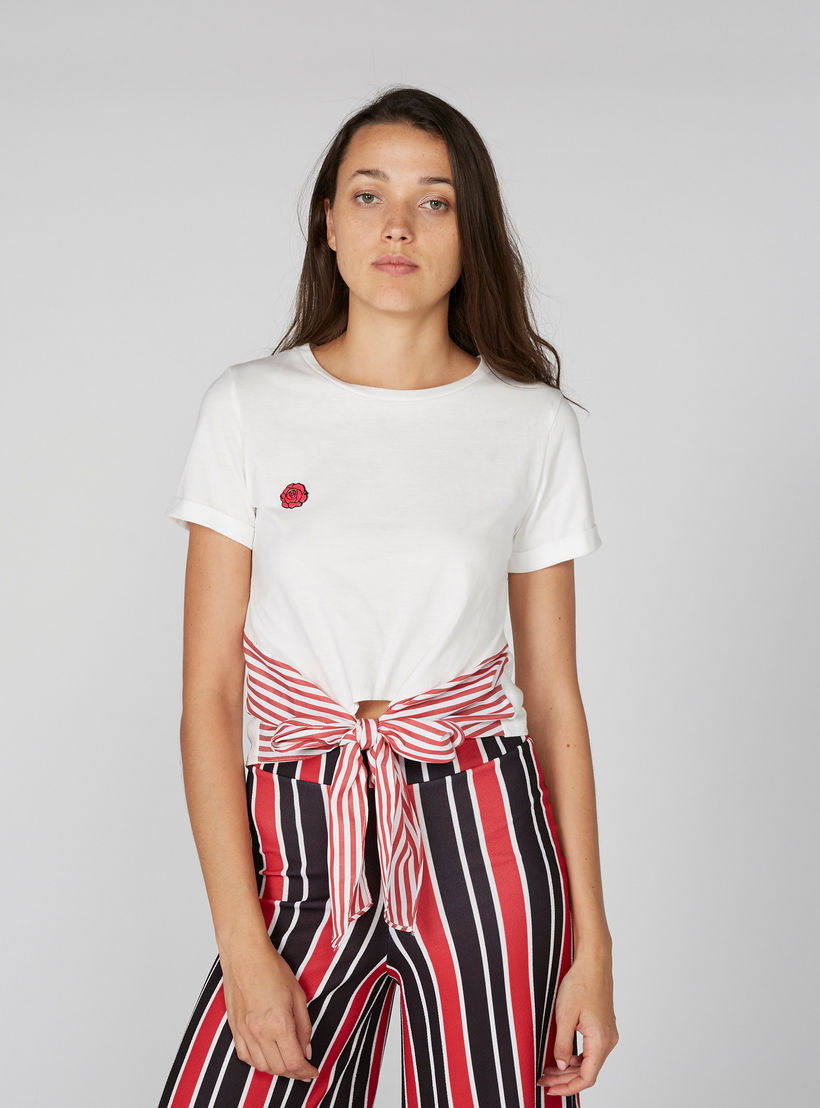 تيشيرت بياقة مستديرة وأكمام قصيرة ورباط-women-clothing-tshirts-image-2