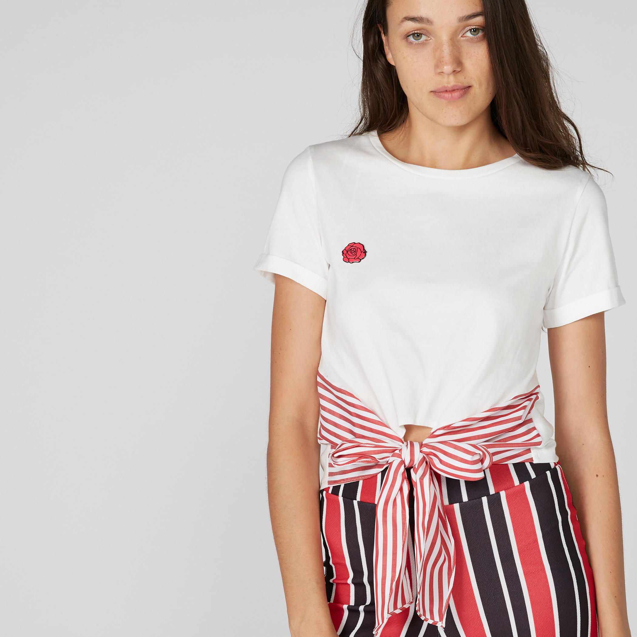 تيشيرت بياقة مستديرة وأكمام قصيرة ورباط-women-clothing-tshirts-image-3