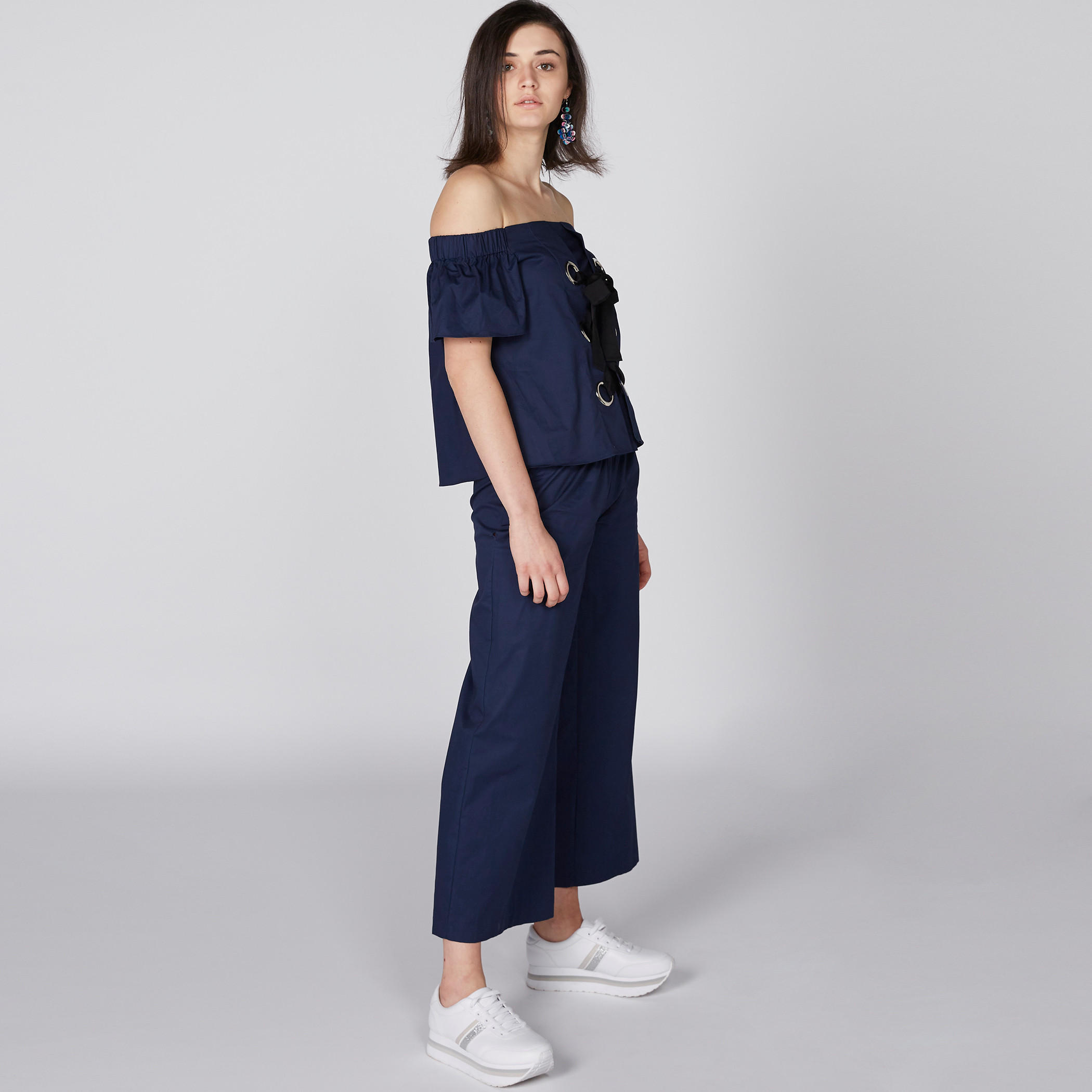 بلوزة مكشوفة الأكتاف برباط وحلقات-women-clothing-shirtsandblouses-blouses-image-1