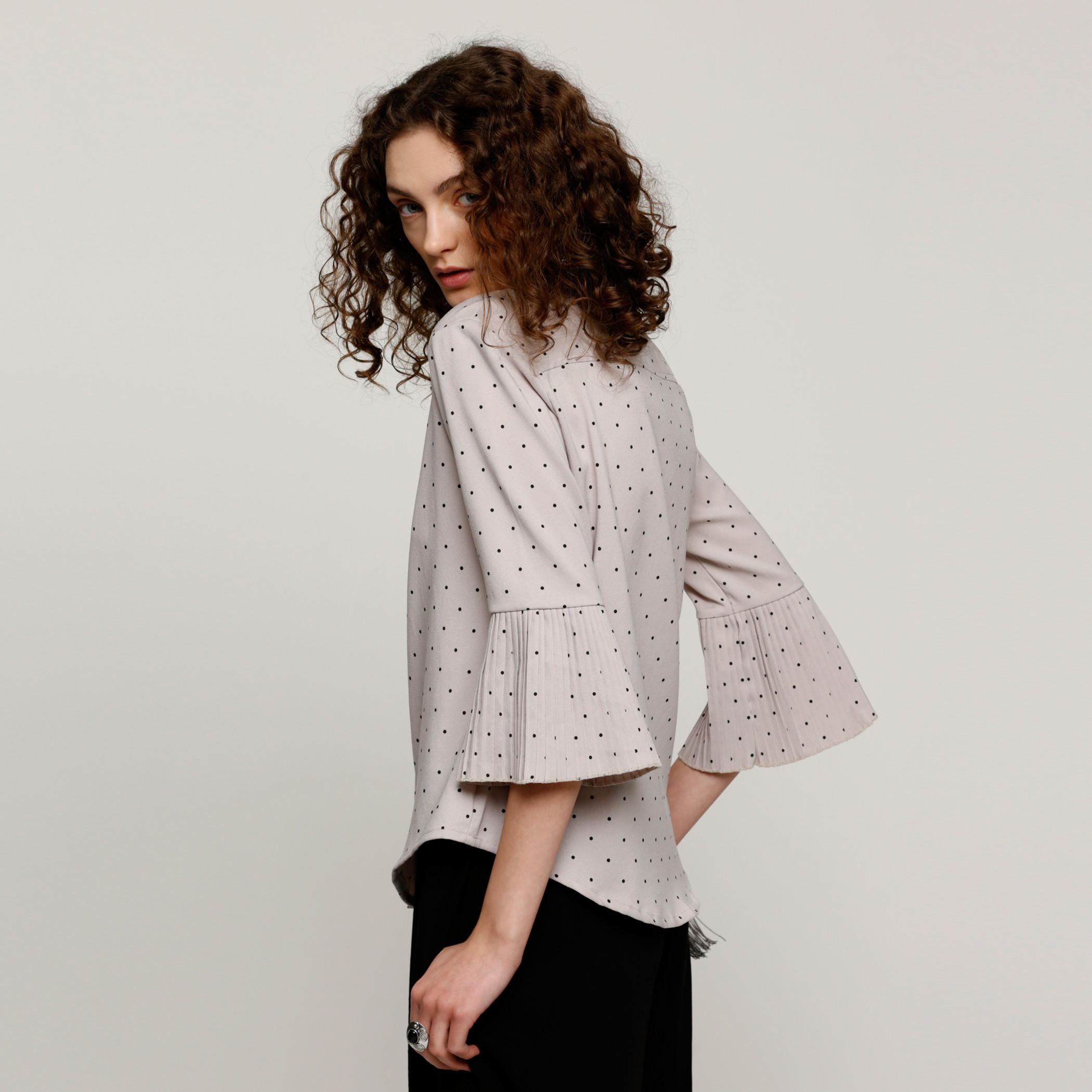 قميص بأكمام 3/4 مزيّن بطبعات وطيّات-women-clothing-shirtsandblouses-shirts-image-2