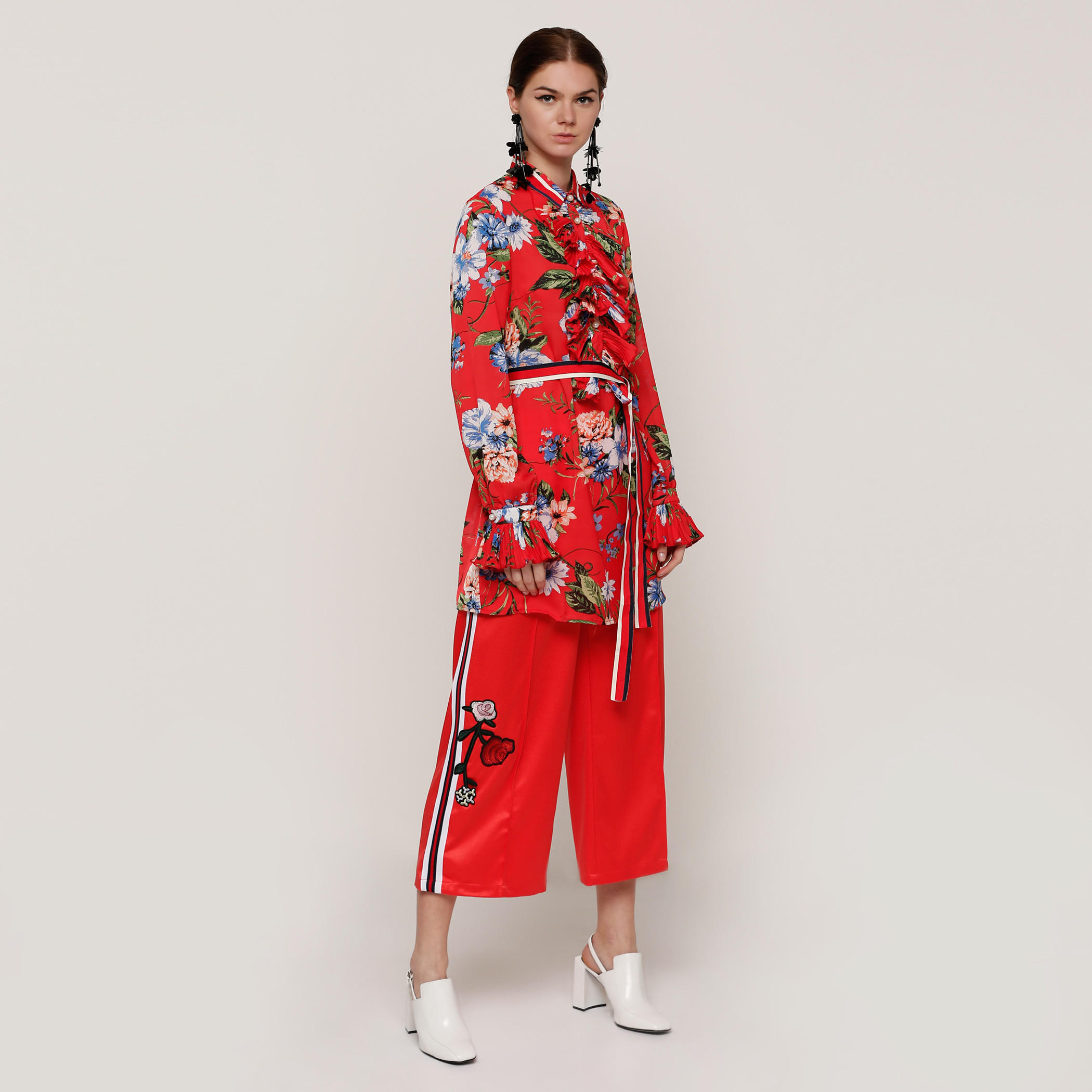 بنطال واسع الساقين مطرّز ومزخرف بأشرطة-women-clothing-bottoms-trousers-image-5