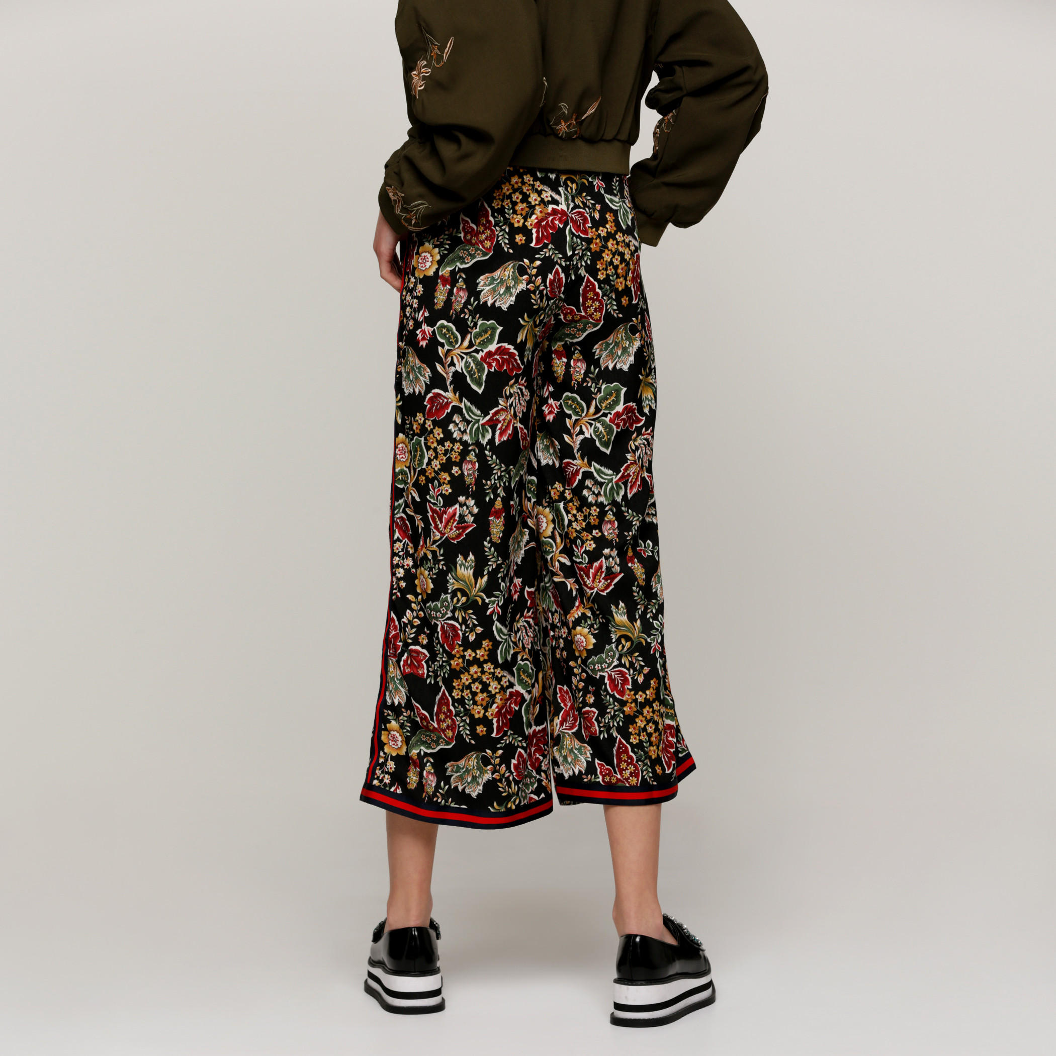بنطال واسع الساقين مزخرف بأشرطة وجيوب مع طبعات-women-clothing-bottoms-trousers-image-2