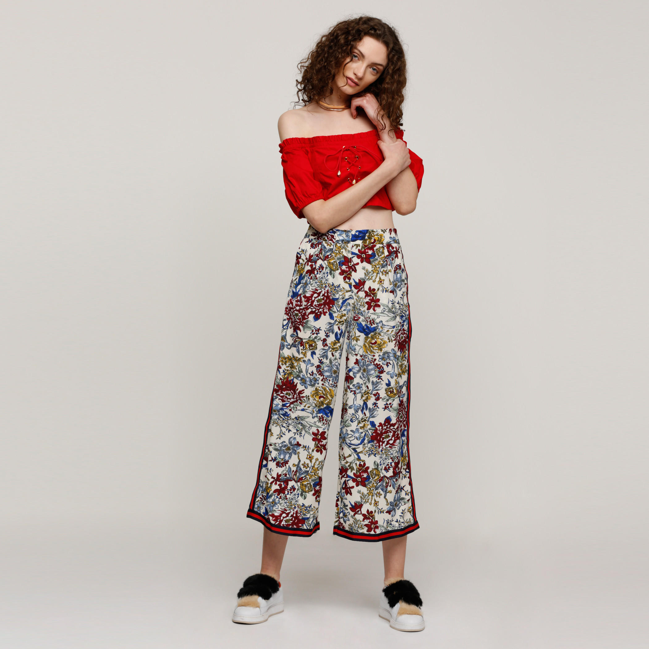 بنطال واسع الساقين مزخرف بأشرطة ومشبك إغلاق مع طبعات-women-clothing-bottoms-trousers-image-5