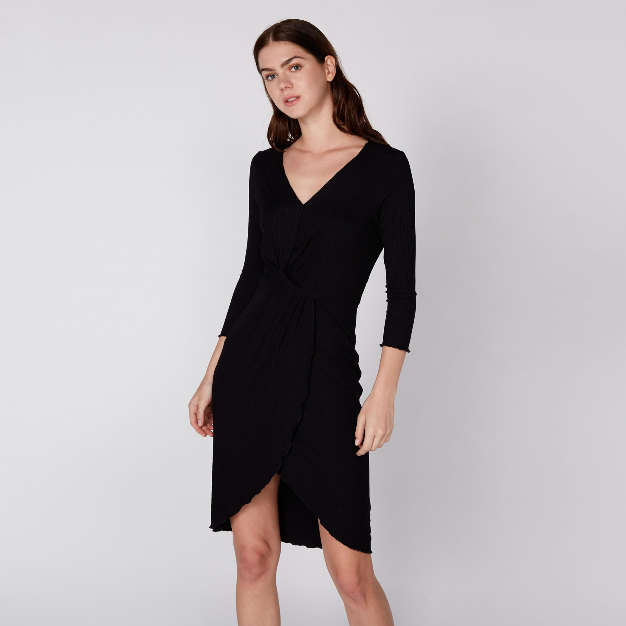 فستان متوسط الطول بارز الملمس بأكمام 3/4 وياقة V-women-clothing-dresses-image-1