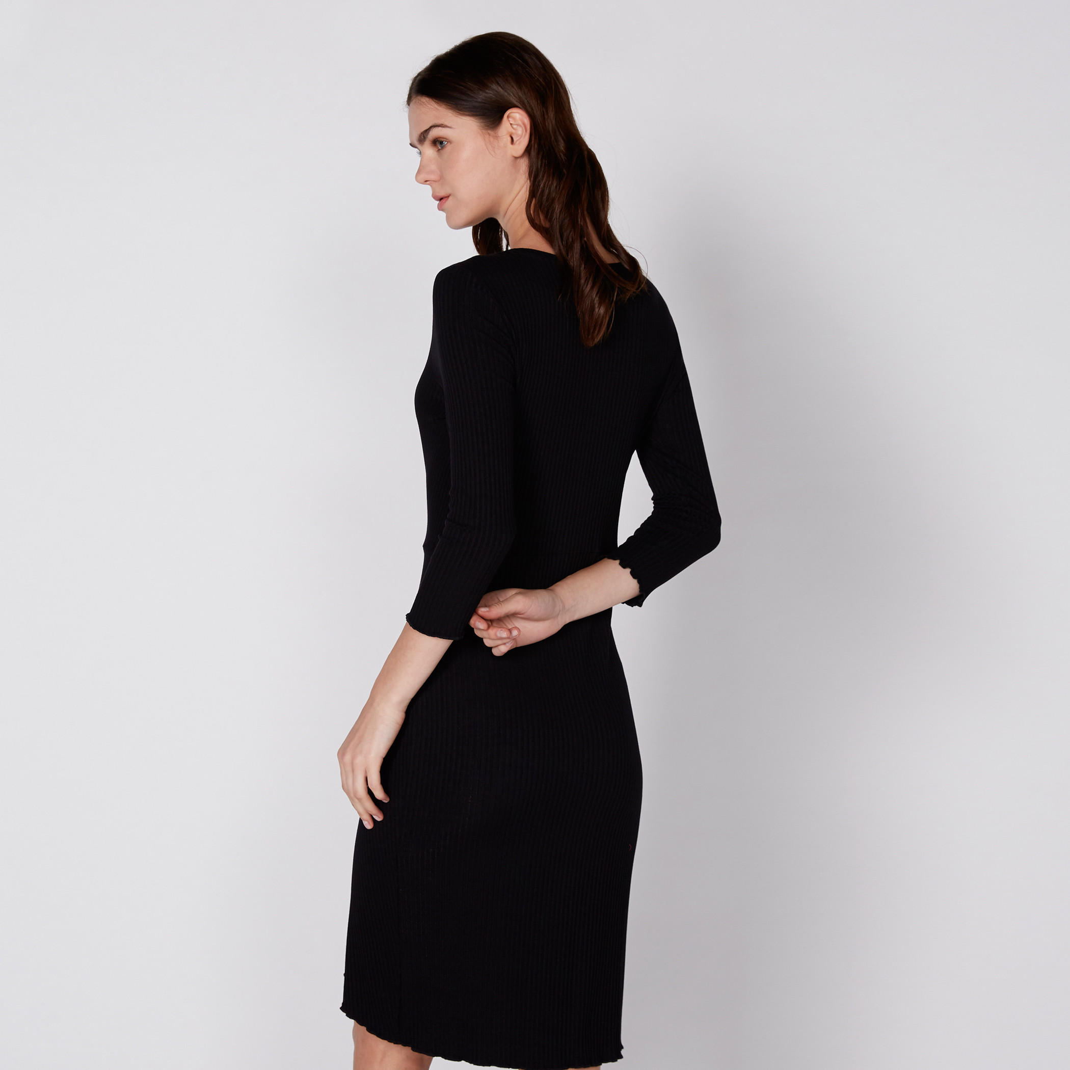 فستان متوسط الطول بارز الملمس بأكمام 3/4 وياقة V-women-clothing-dresses-image-3