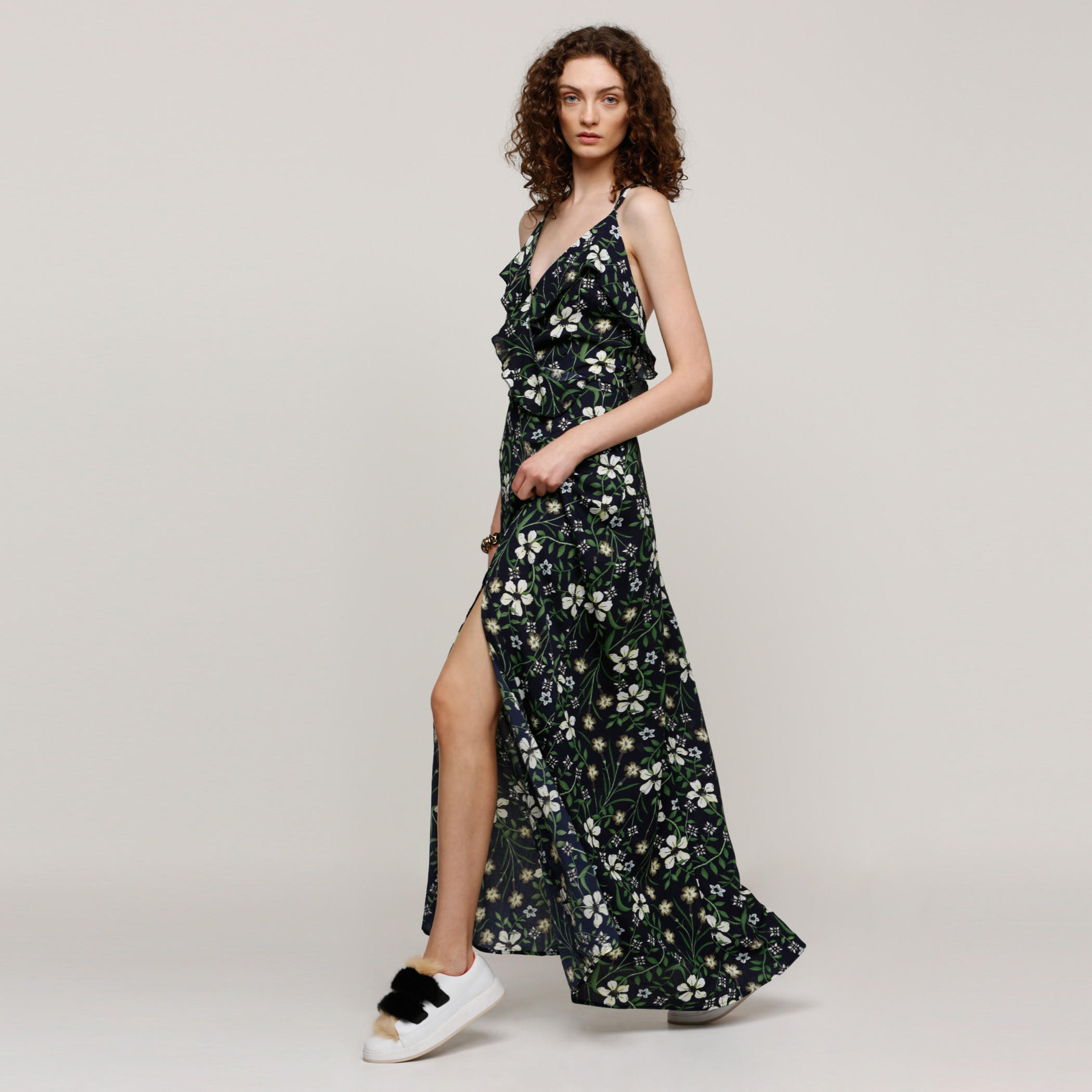 فستان طويل بحمّالات رفيعة وتفاصيل كشكش مع طبعات-women-clothing-dresses-image-3