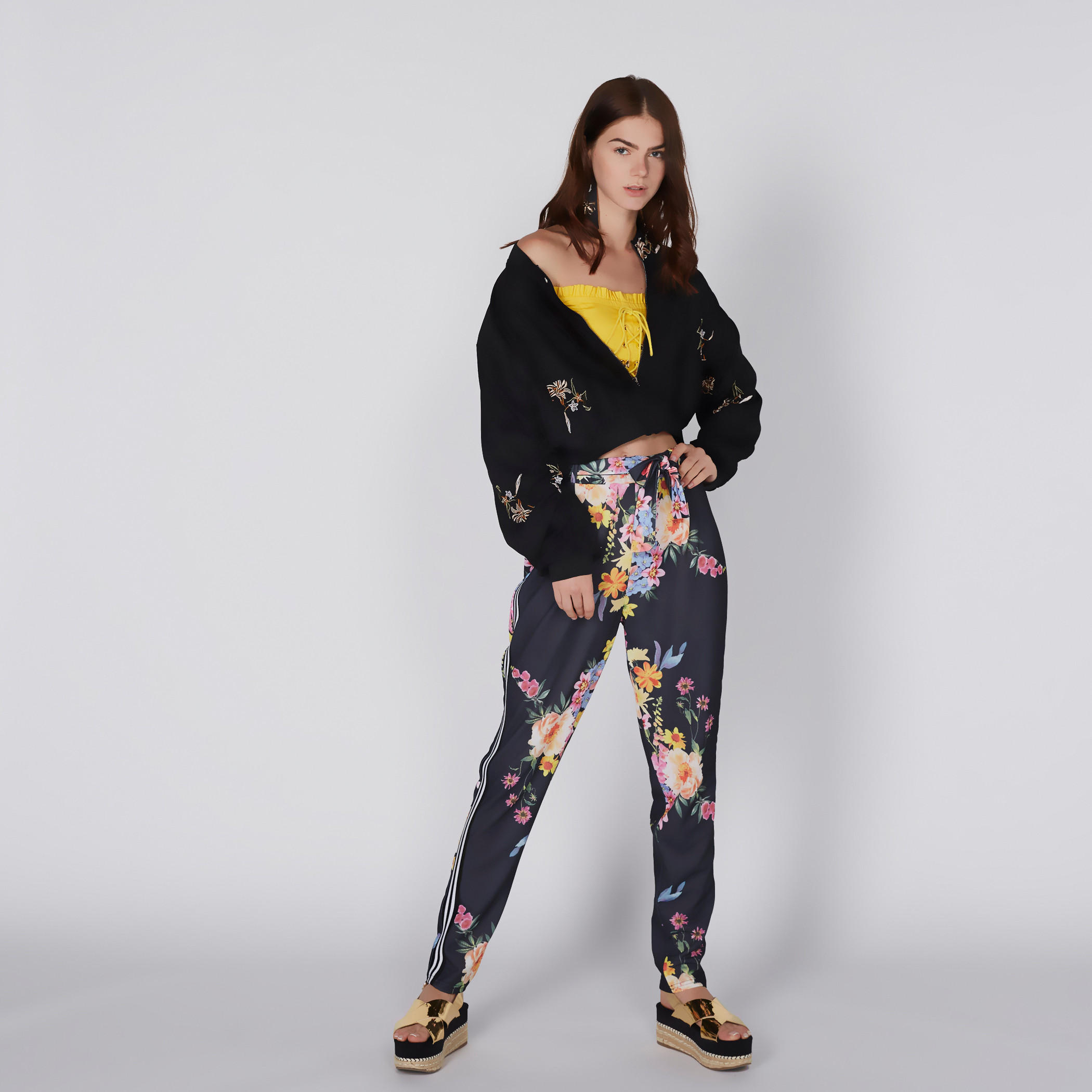 جاكيت بومبر مطرّز بأكمام طويلة وسحّاب إغلاق-women-winterwear-coatsandjackets-jackets-image-1