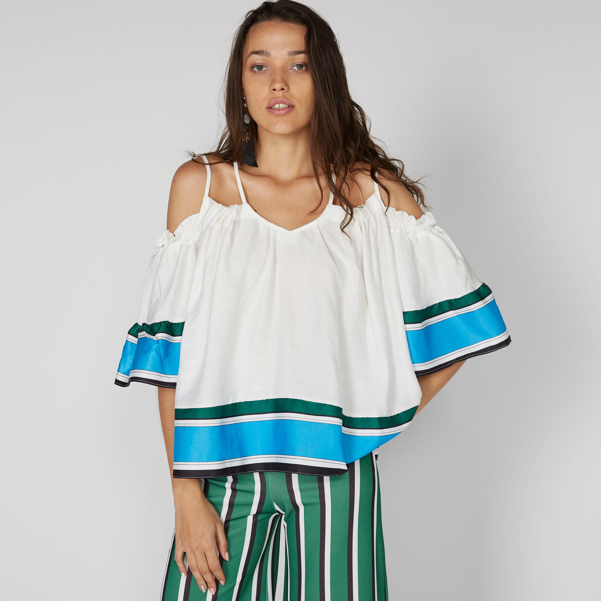 بلوزة بحمّالات رفيعة وظهر متقاطع وأكمام واسعة-women-clothing-shirtsandblouses-blouses-image-4