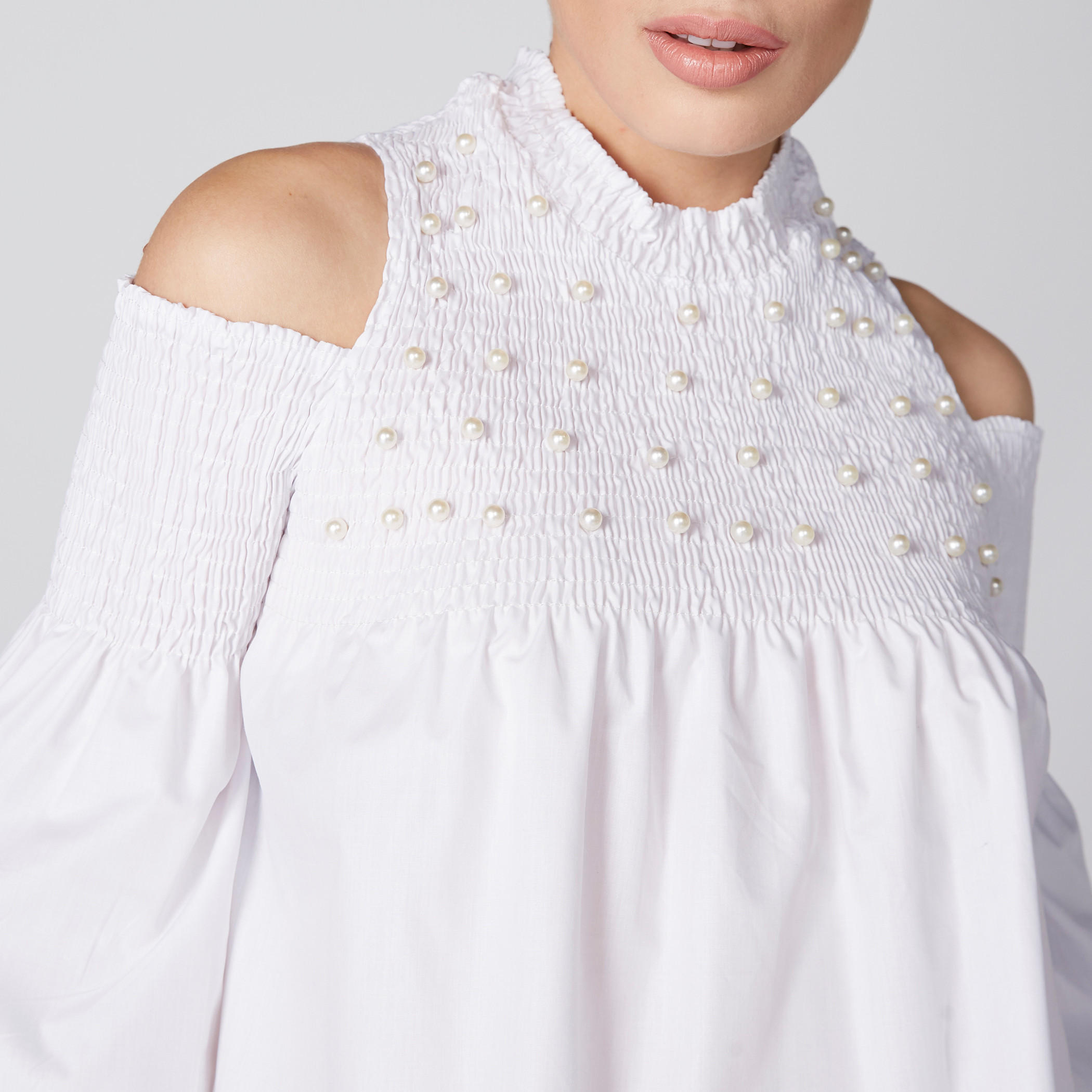 بلوزة مكشوفة الأكتاف بتفاصيل لؤلؤ-women-clothing-shirtsandblouses-blouses-image-2