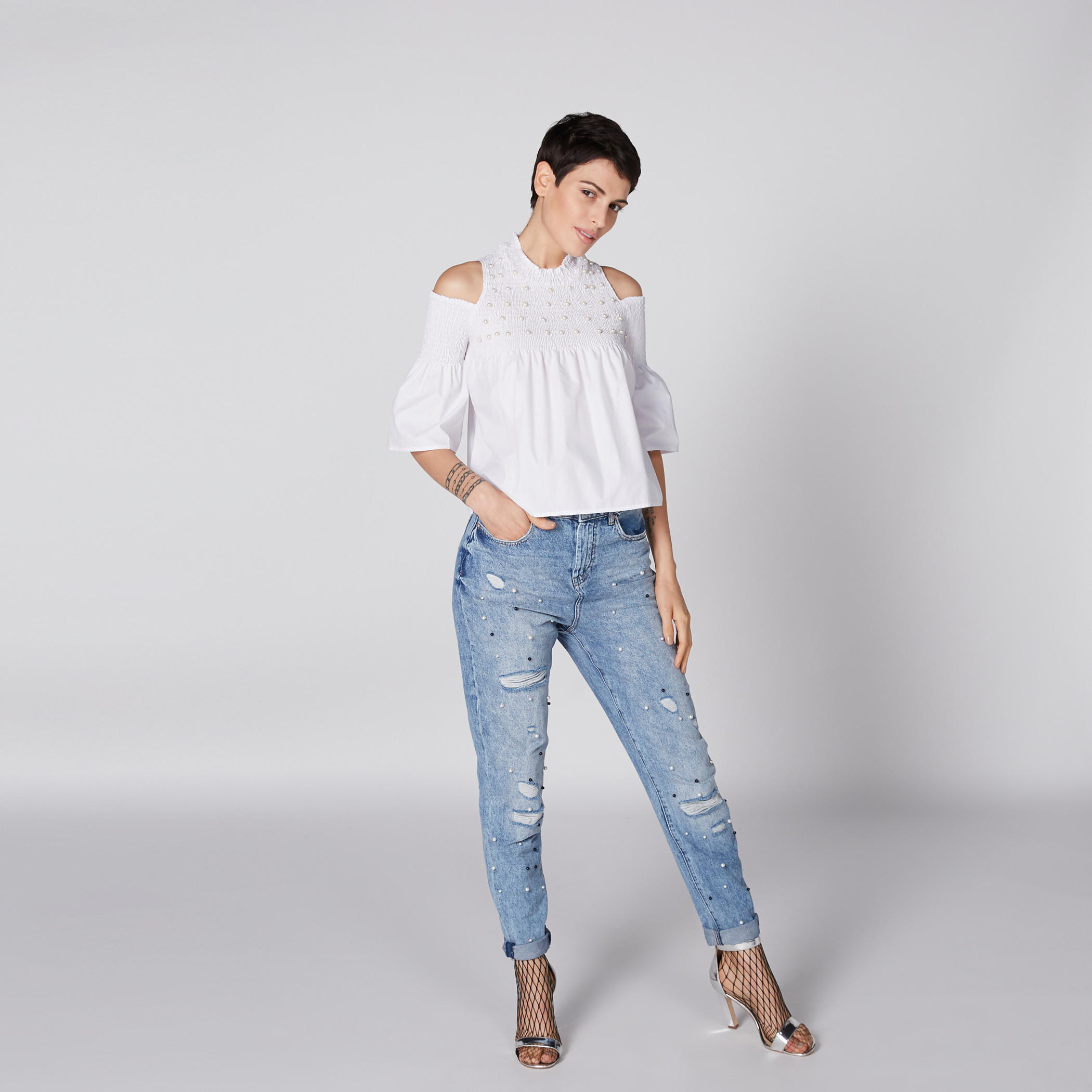 بلوزة مكشوفة الأكتاف بتفاصيل لؤلؤ-women-clothing-shirtsandblouses-blouses-image-4
