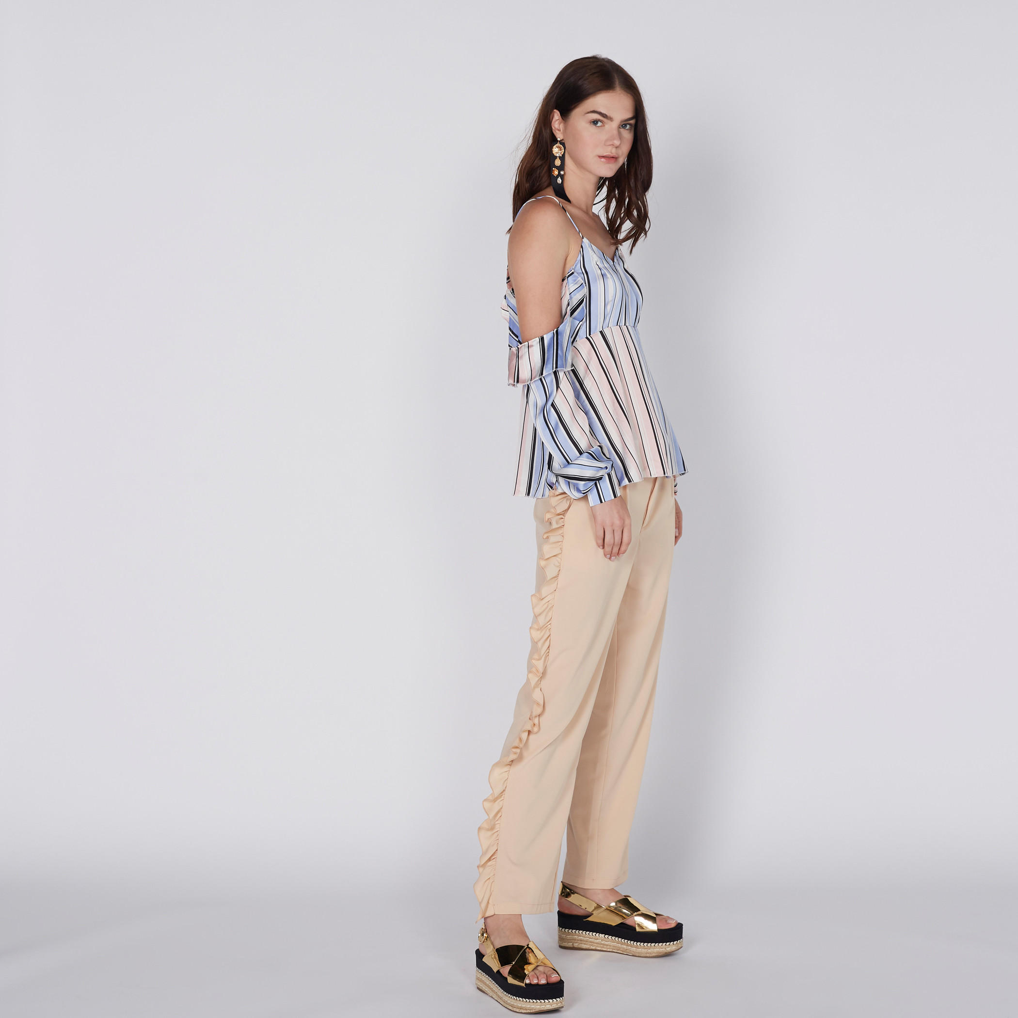 بنطال طويل بتفاصيل كشكش-women-clothing-bottoms-trousers-image-2