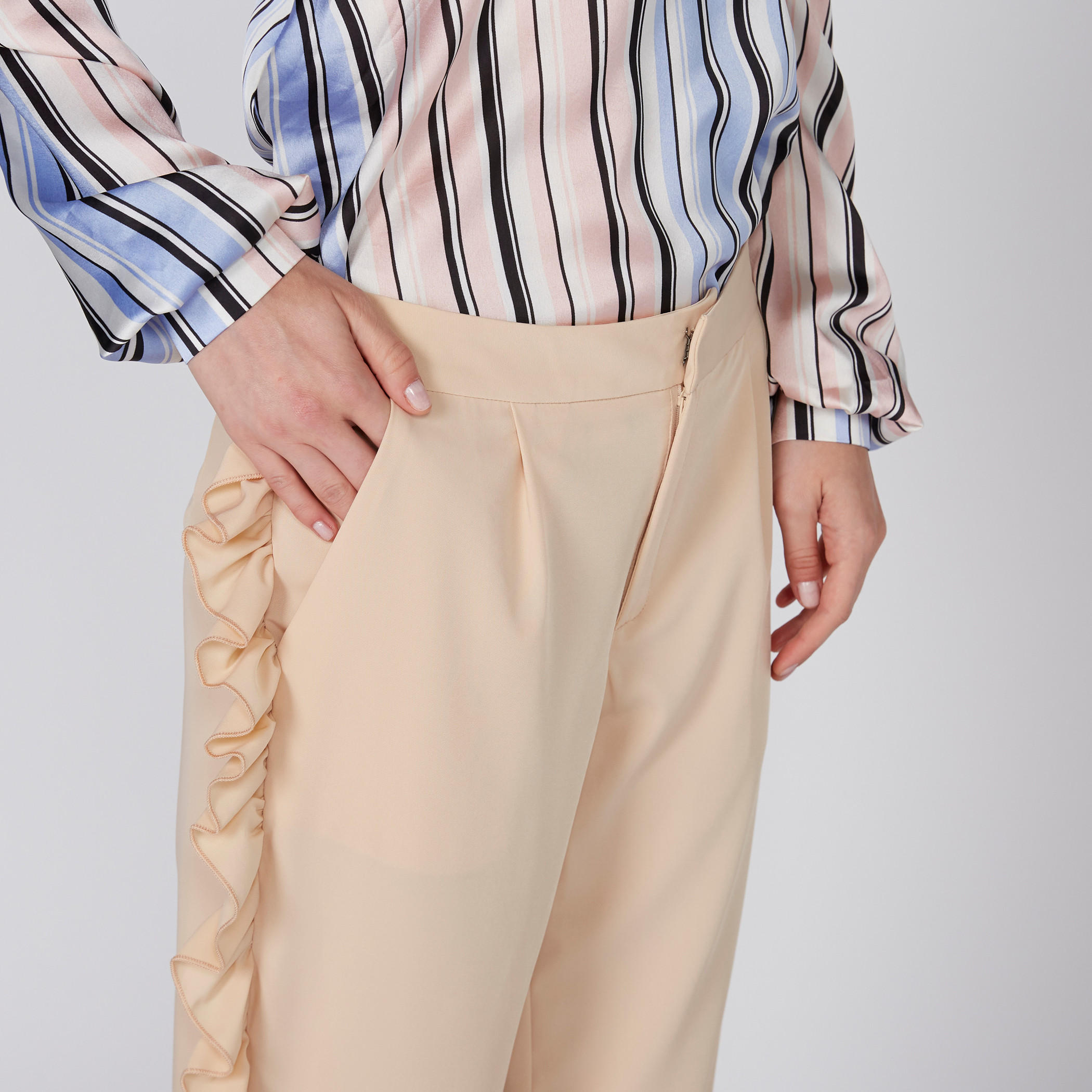 بنطال طويل بتفاصيل كشكش-women-clothing-bottoms-trousers-image-3