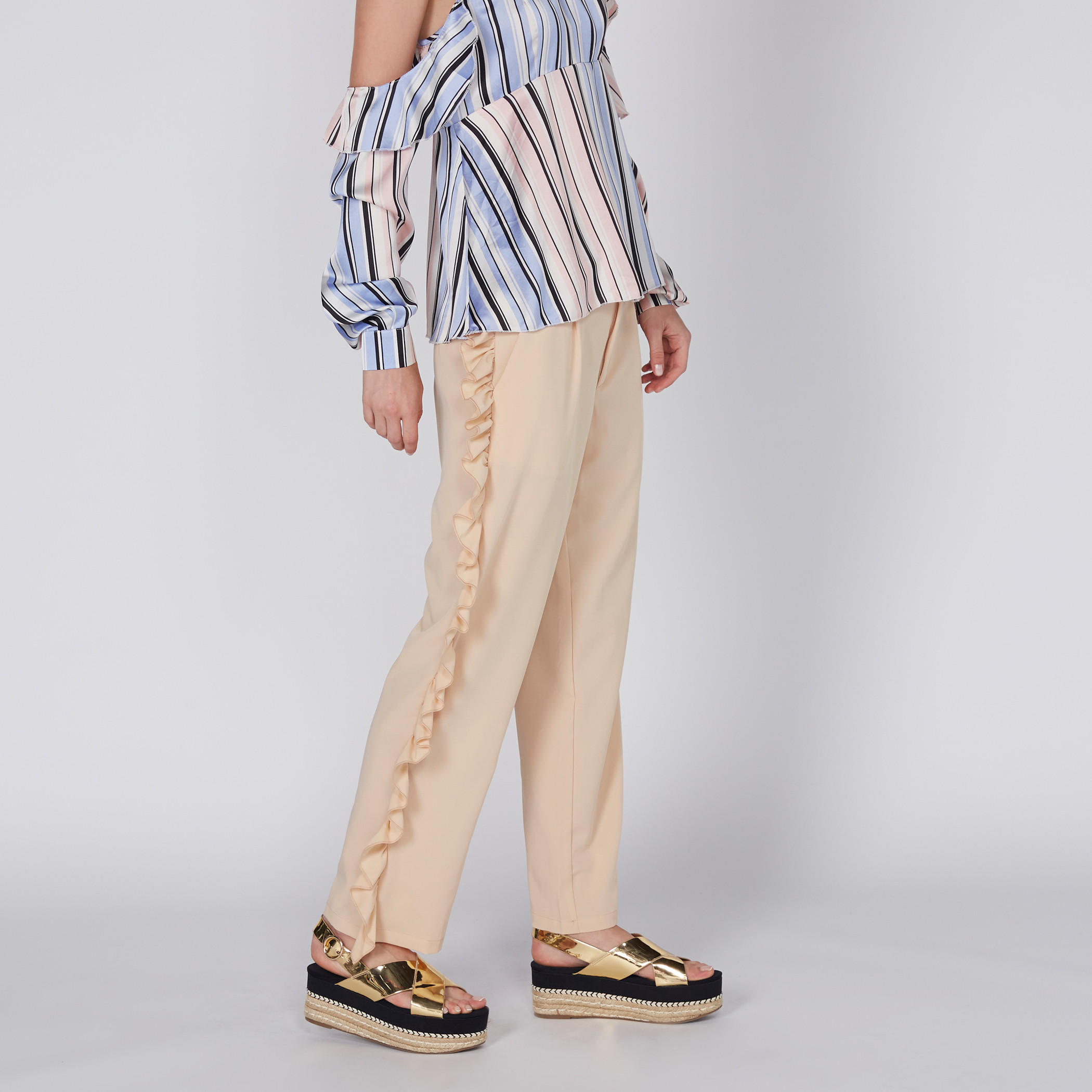 بنطال طويل بتفاصيل كشكش-women-clothing-bottoms-trousers-image-5