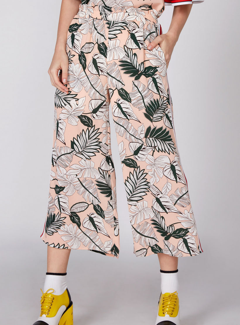 بنطال واسع الساقين بخصر مطّاطي وجيوب مع طبعات-women-clothing-bottoms-trousers-image-1