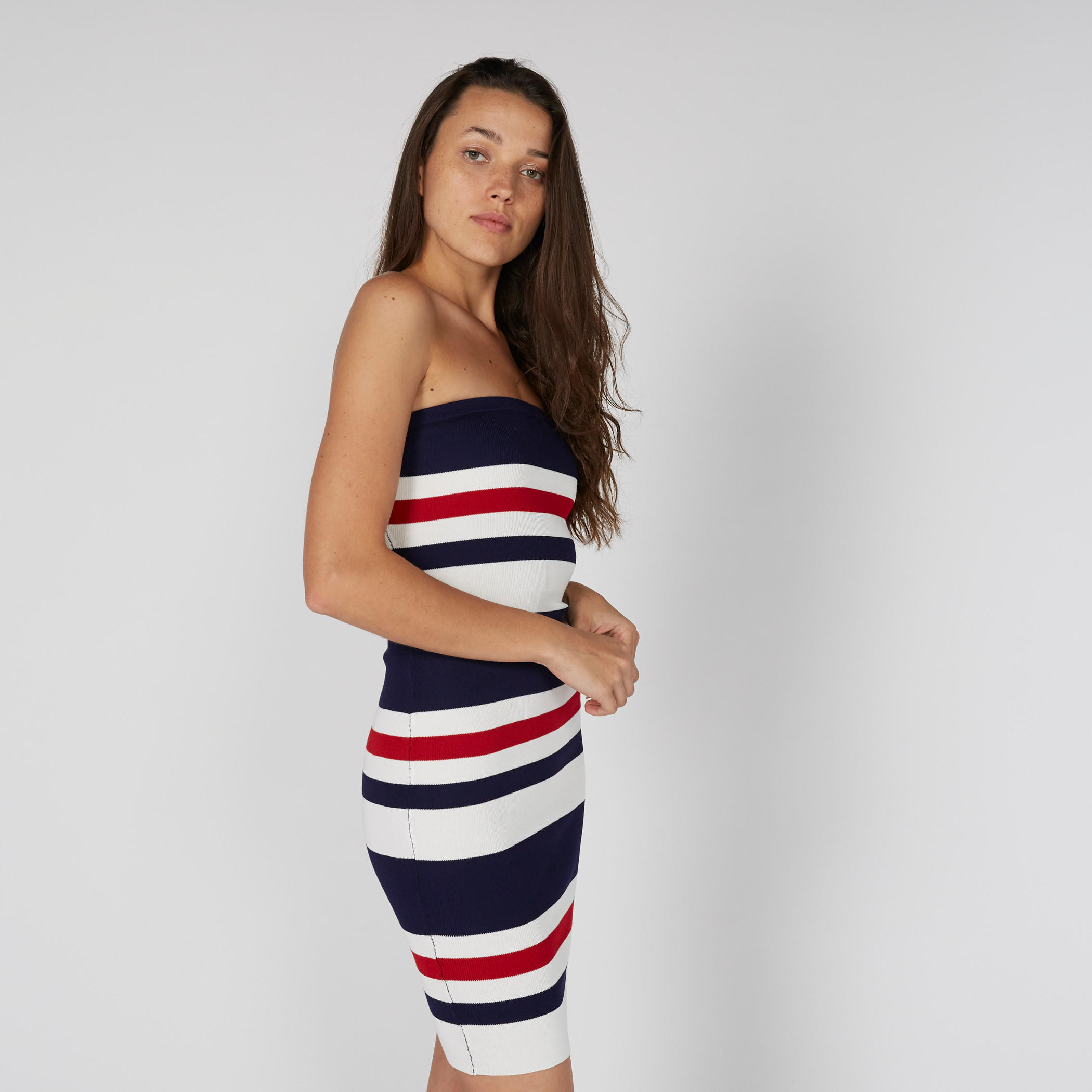 فستان دون حمّالات بقصّة ضيّقة وتصميم مقلّم-women-clothing-dresses-image-2