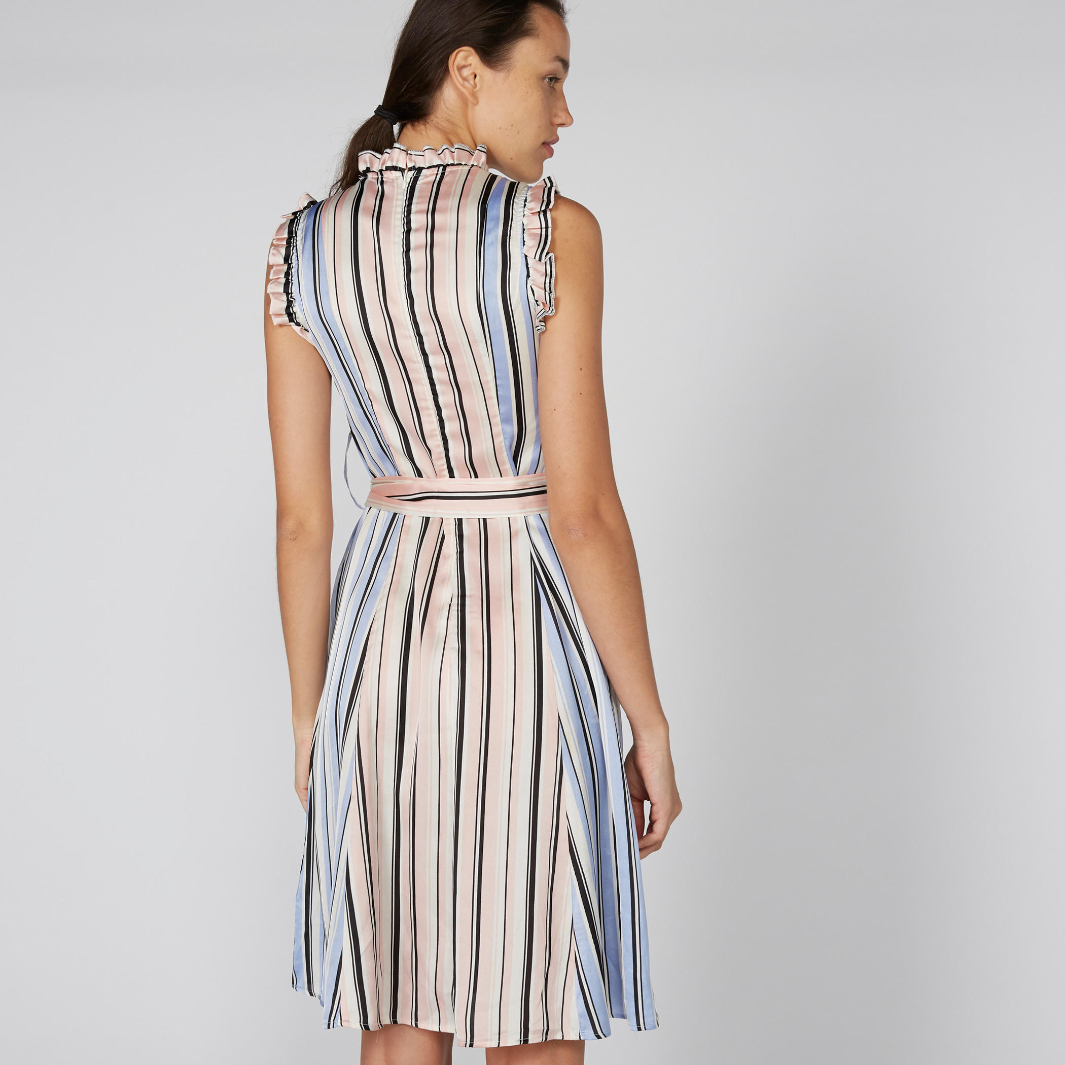 فستان مقلّم متوسط الطول دون أكمام بحزام رباط-women-clothing-dresses-image-3
