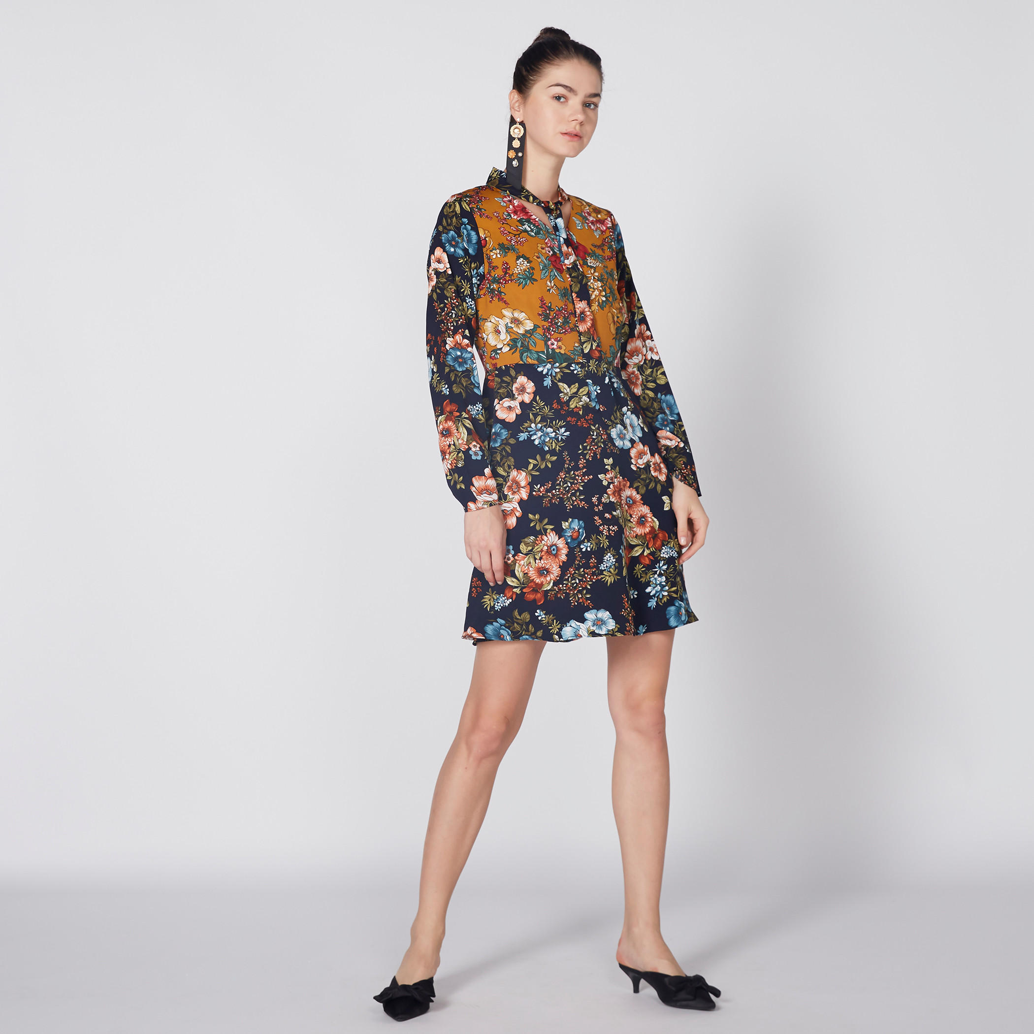 فستان طويل بياقة V وأكمام طويلة وطبعات-women-clothing-dresses-image-1