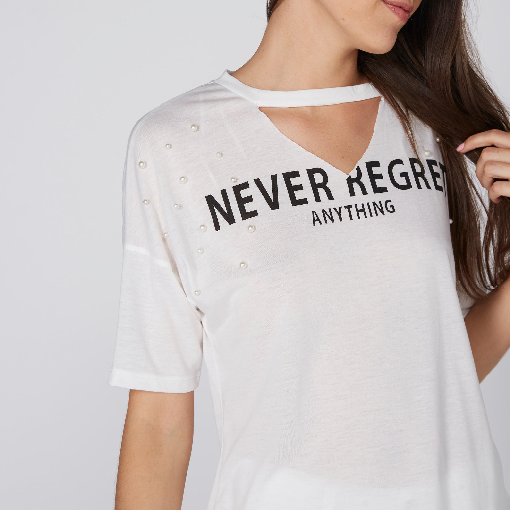 بلوزة بياقة طوق وطبعات وتزيينات-women-clothing-tshirts-image-2