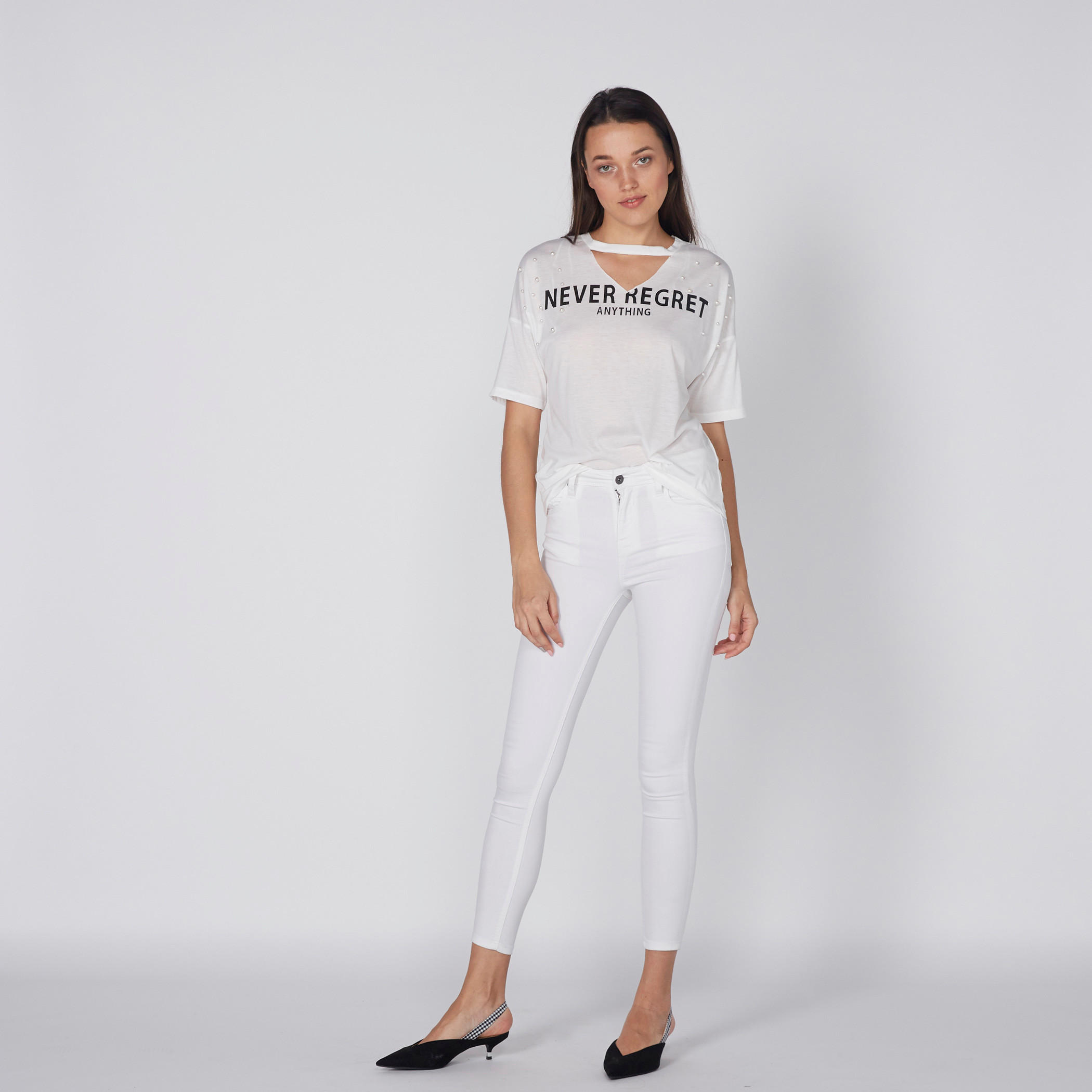 بلوزة بياقة طوق وطبعات وتزيينات-women-clothing-tshirts-image-3
