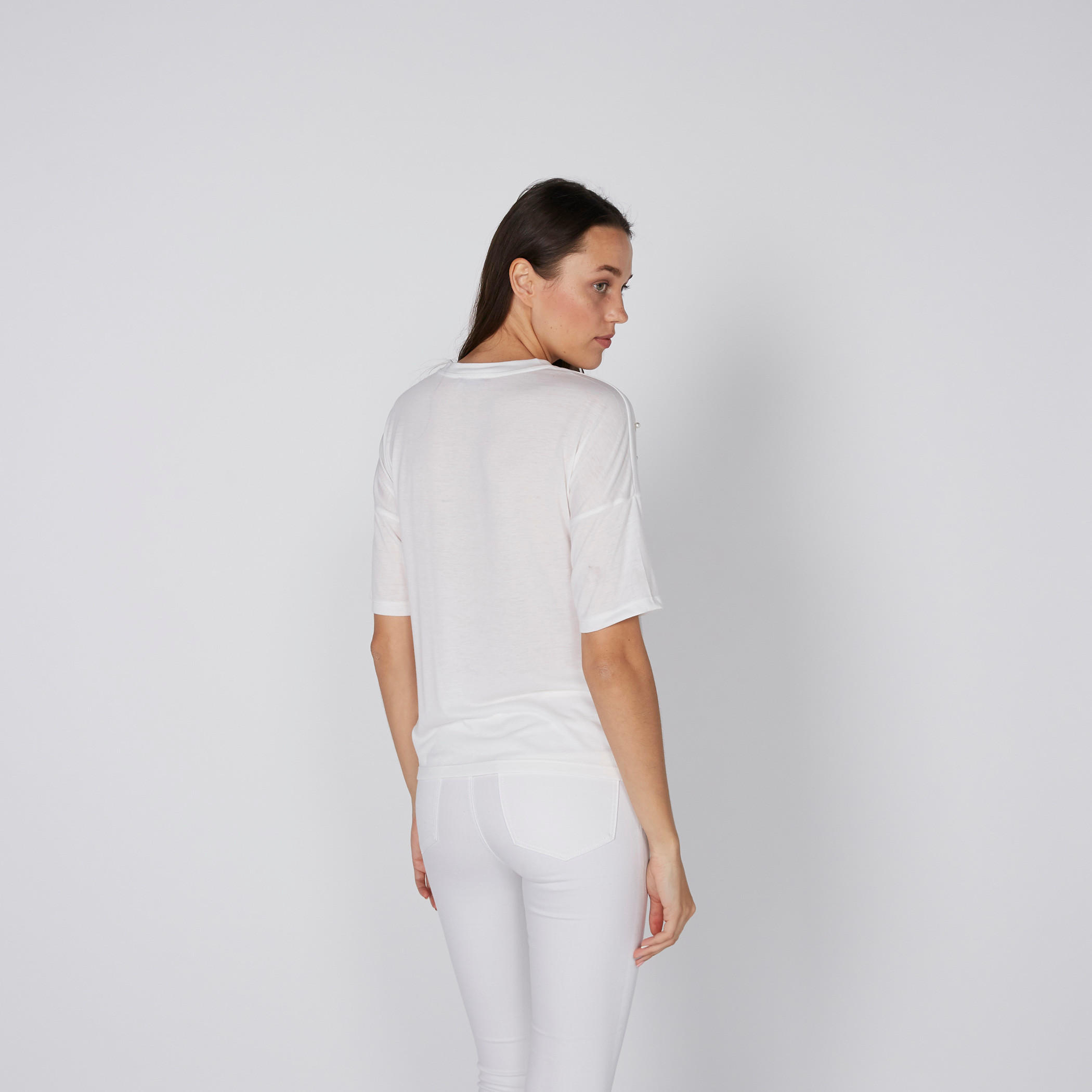 بلوزة بياقة طوق وطبعات وتزيينات-women-clothing-tshirts-image-4