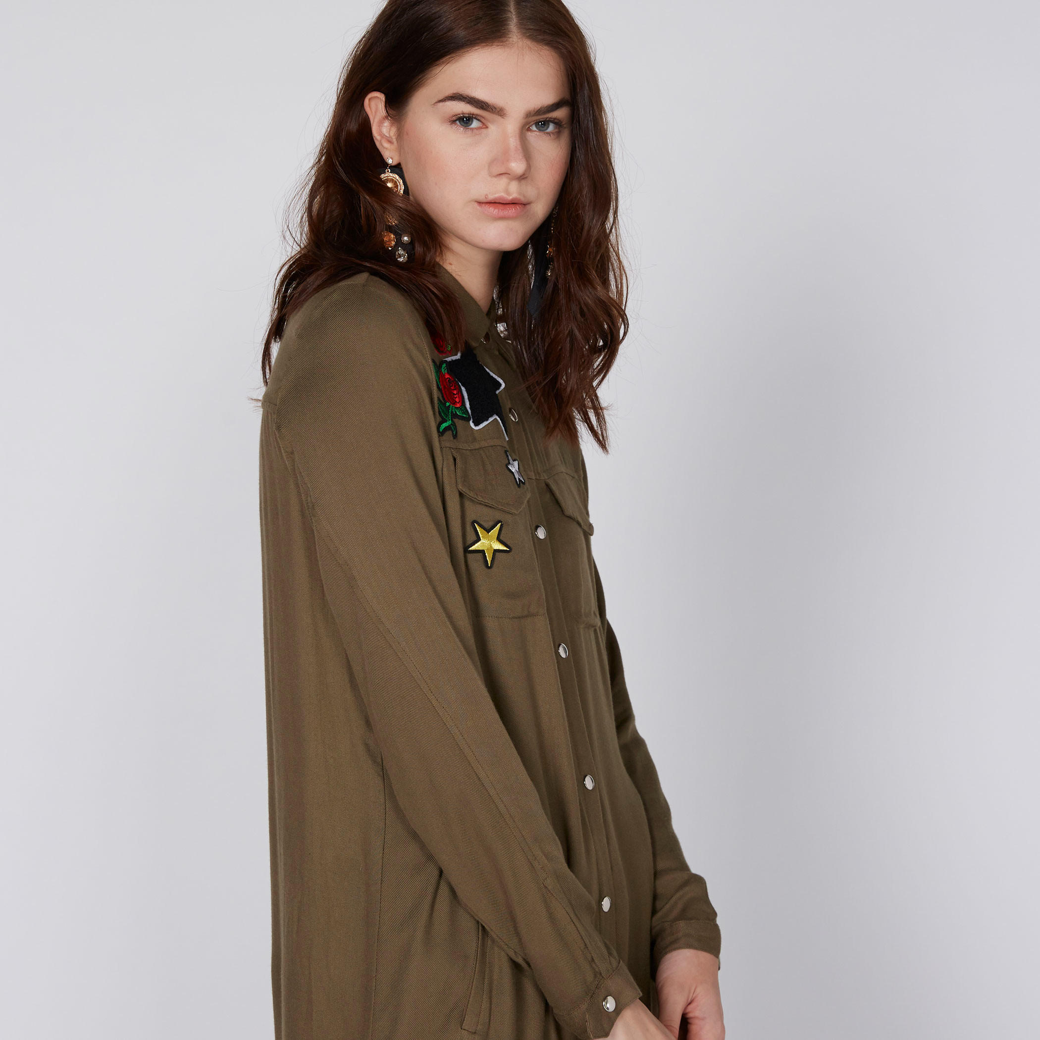 فستان قميص بأكمام طويلة وتزيينات-women-clothing-dresses-image-2