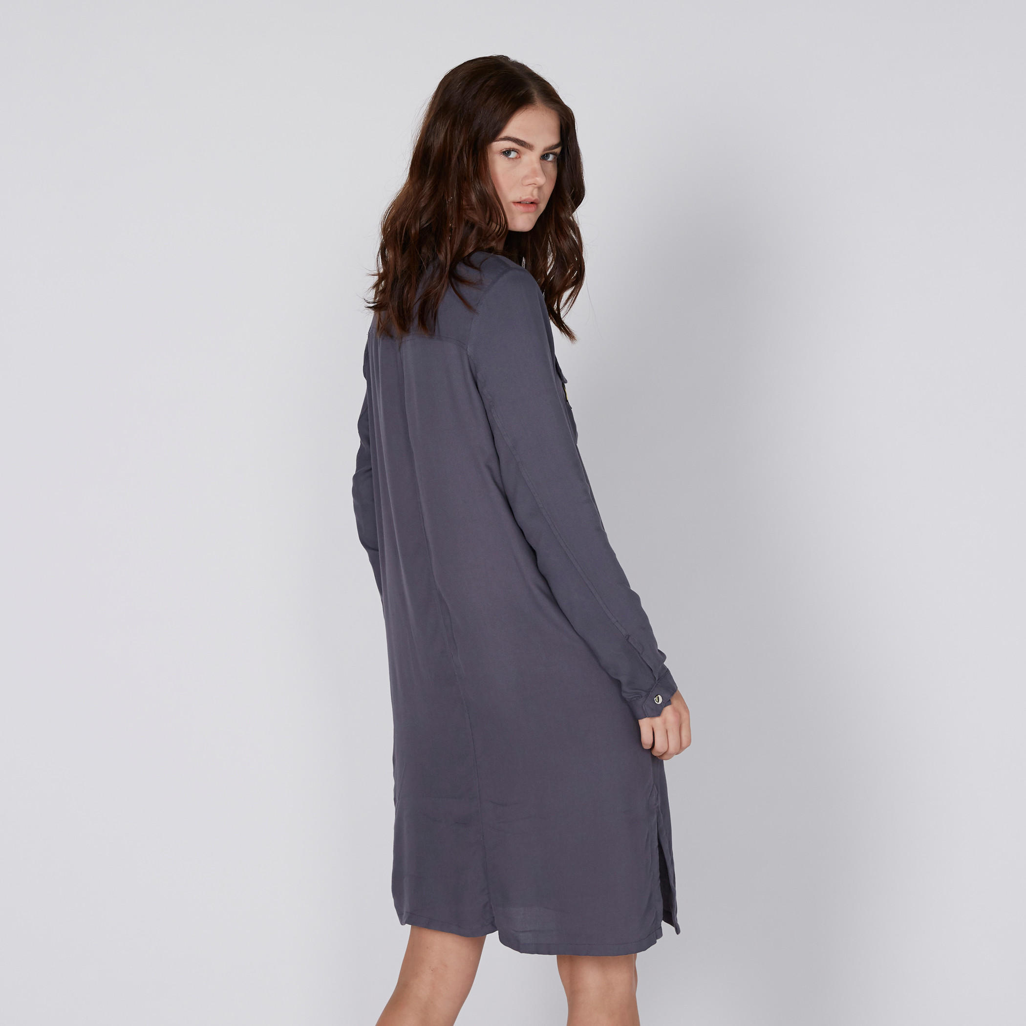 فستان قميص طويل بأكمام طويلة وتزيينات-women-clothing-dresses-image-3