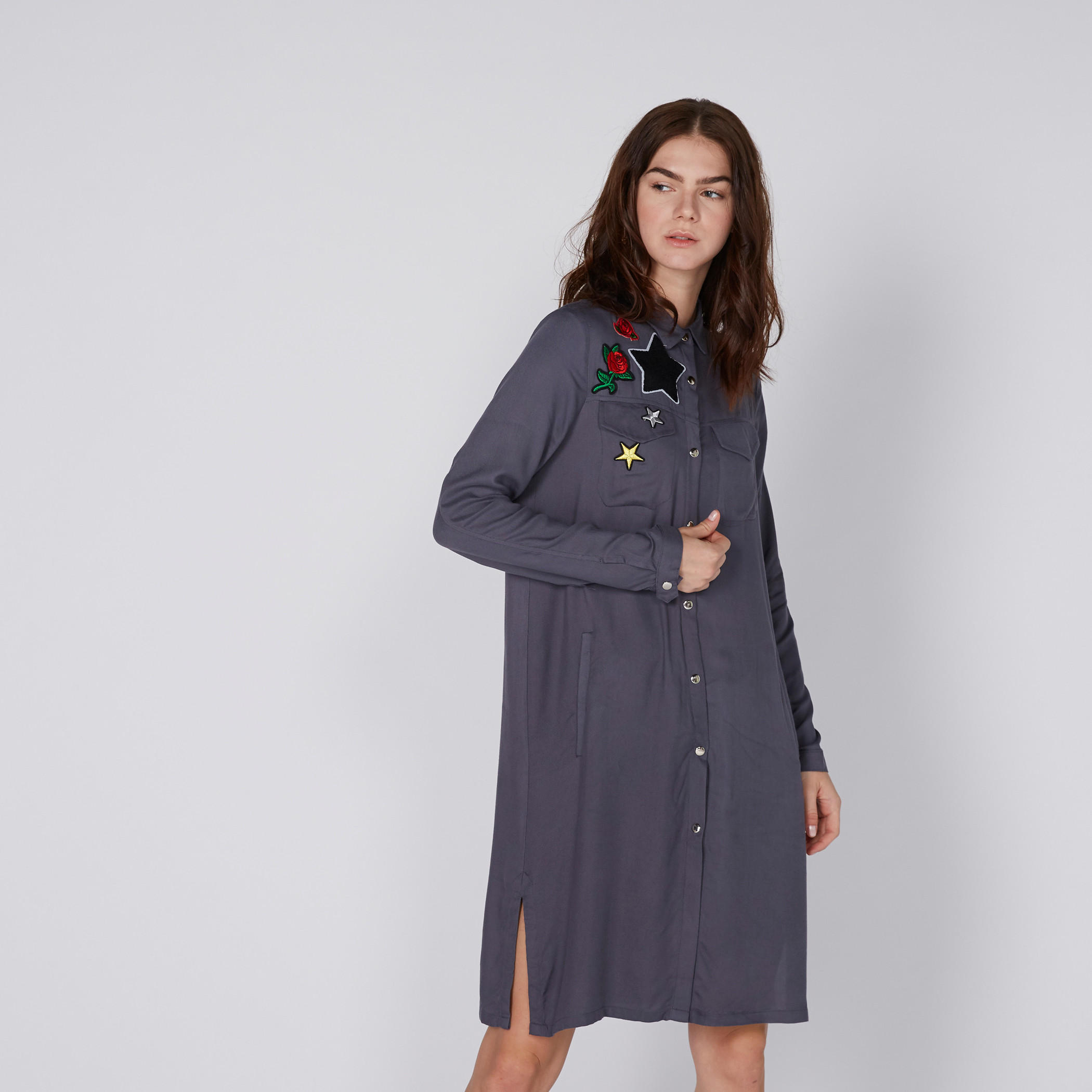 فستان قميص طويل بأكمام طويلة وتزيينات-women-clothing-dresses-image-4