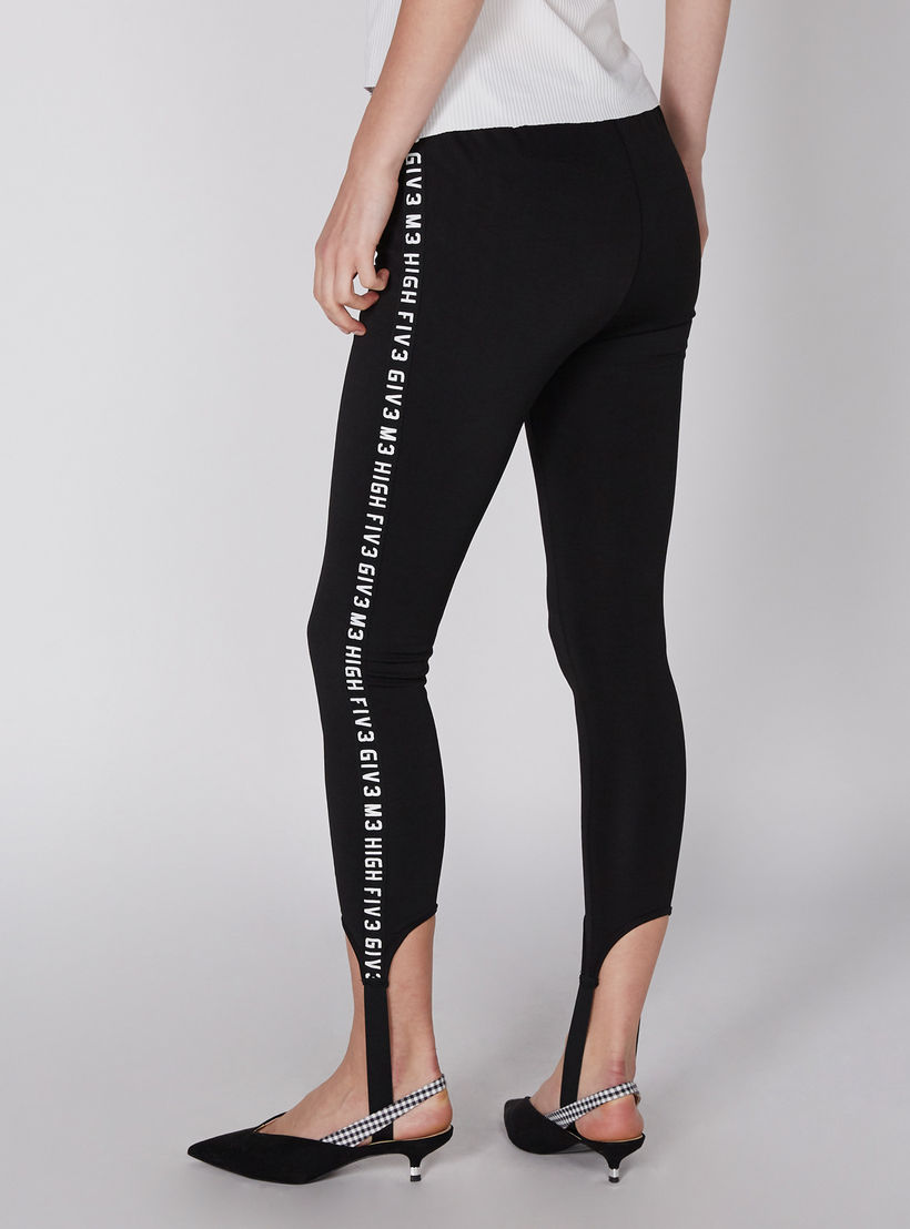 بنطال ليقنز بطول 3/4 مع خصر مطّاطي-women-clothing-bottoms-trousers-image-4