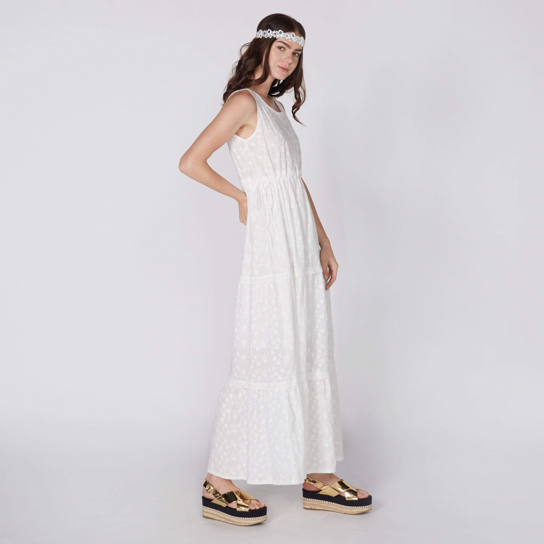 فستان طويل مطرز دون أكمام بياقة مستديرة-women-clothing-dresses-image-3