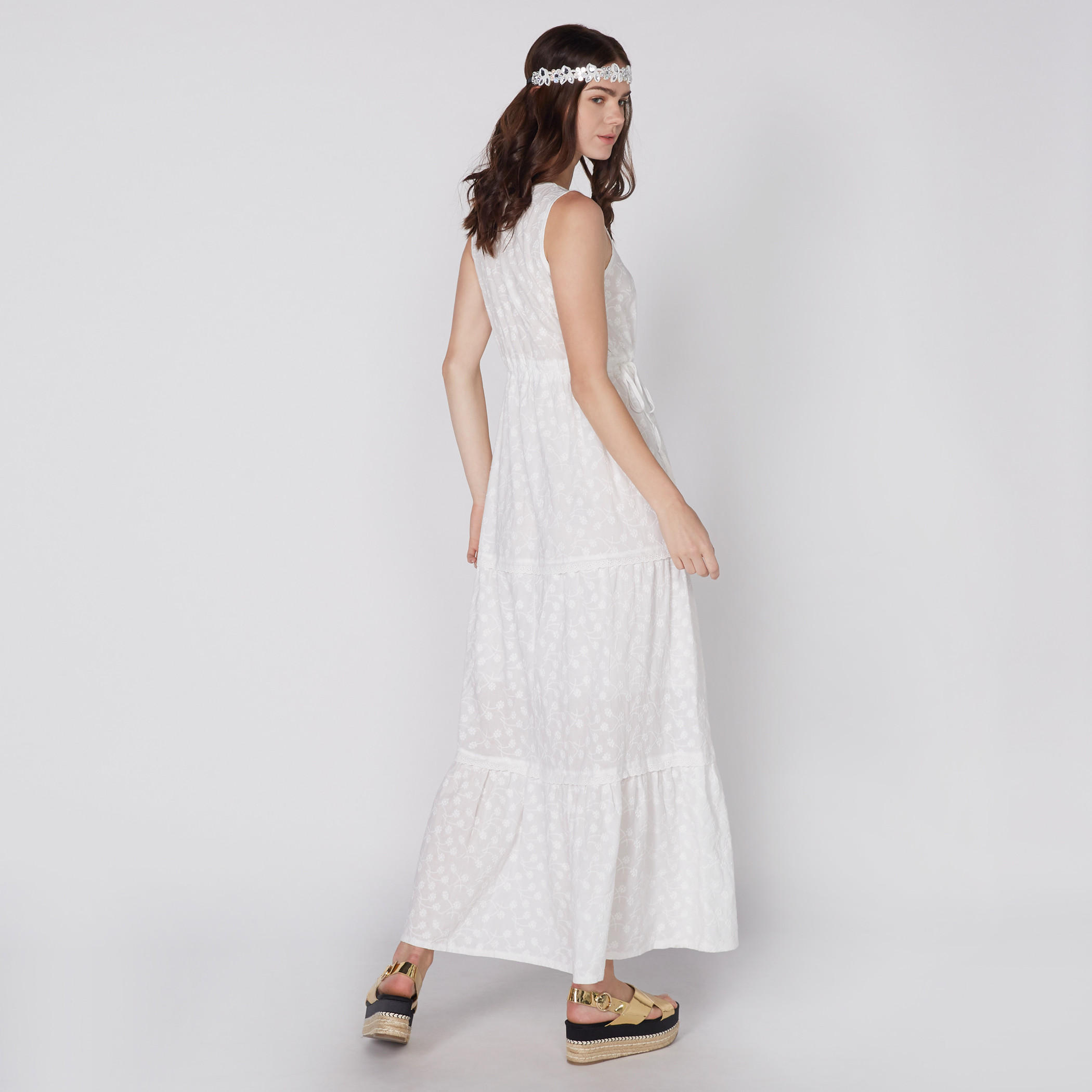 فستان طويل مطرز دون أكمام بياقة مستديرة-women-clothing-dresses-image-4